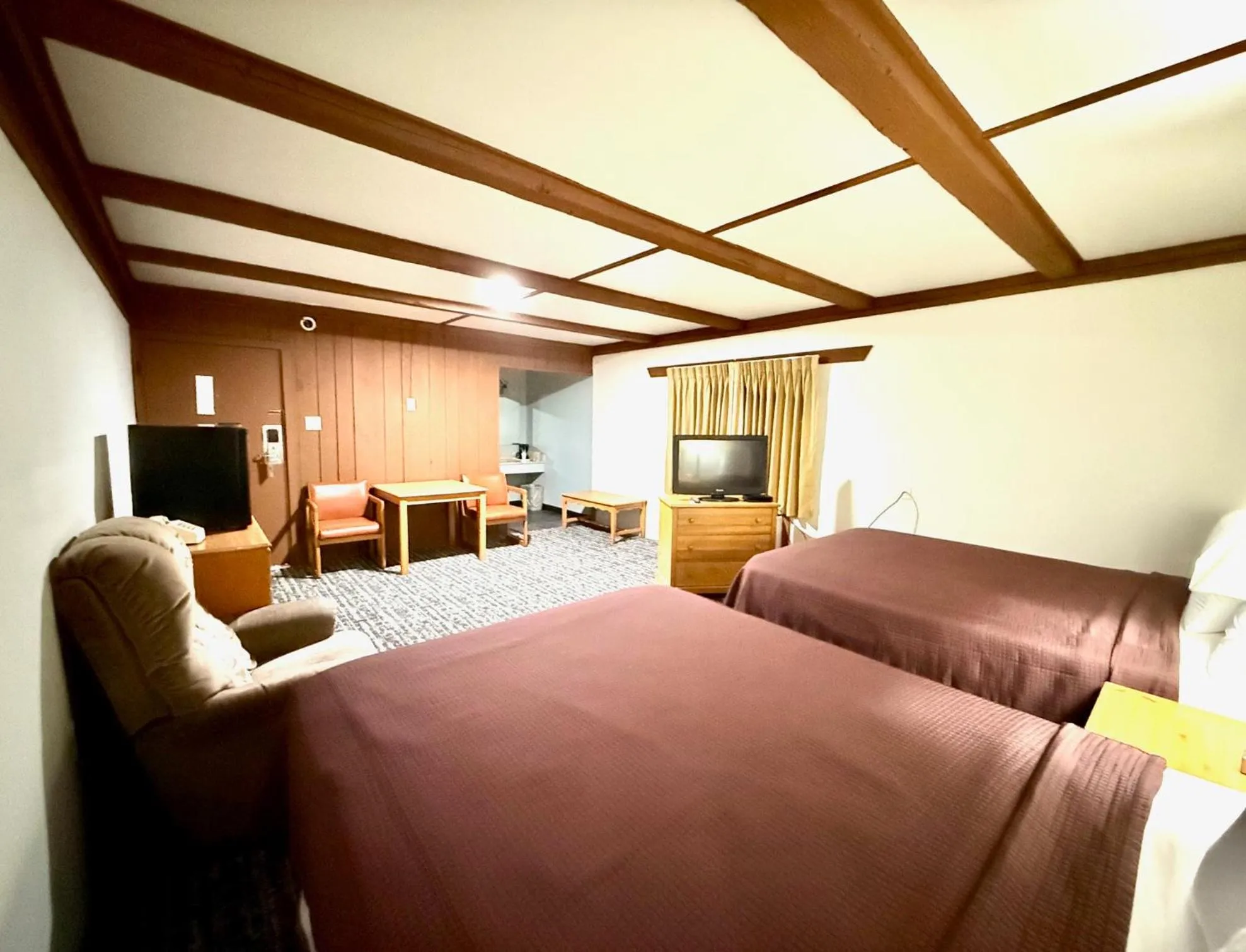 Photo of the whole room, Bed in Don Q Inn