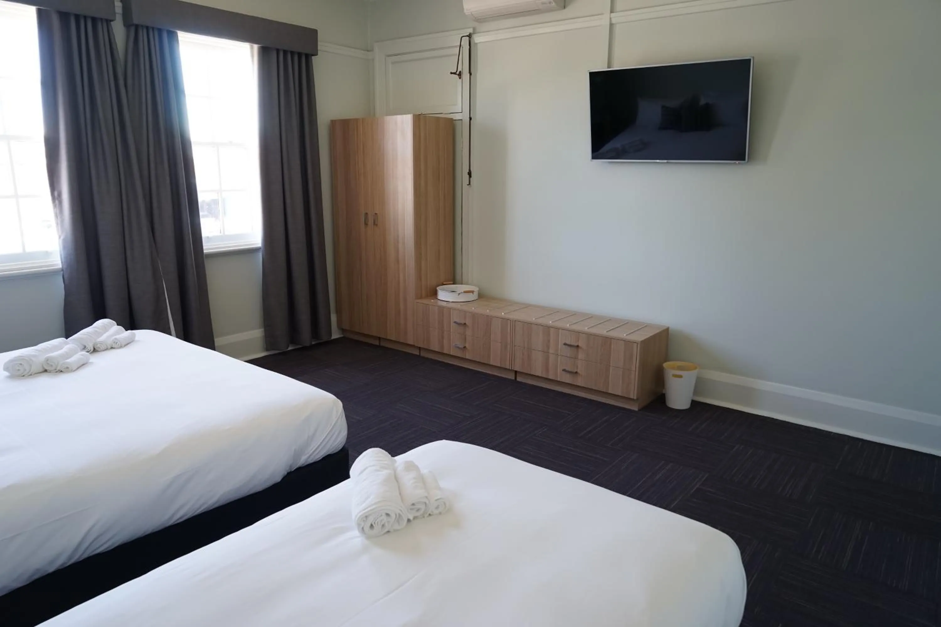 Bed in Rosehill Hotel