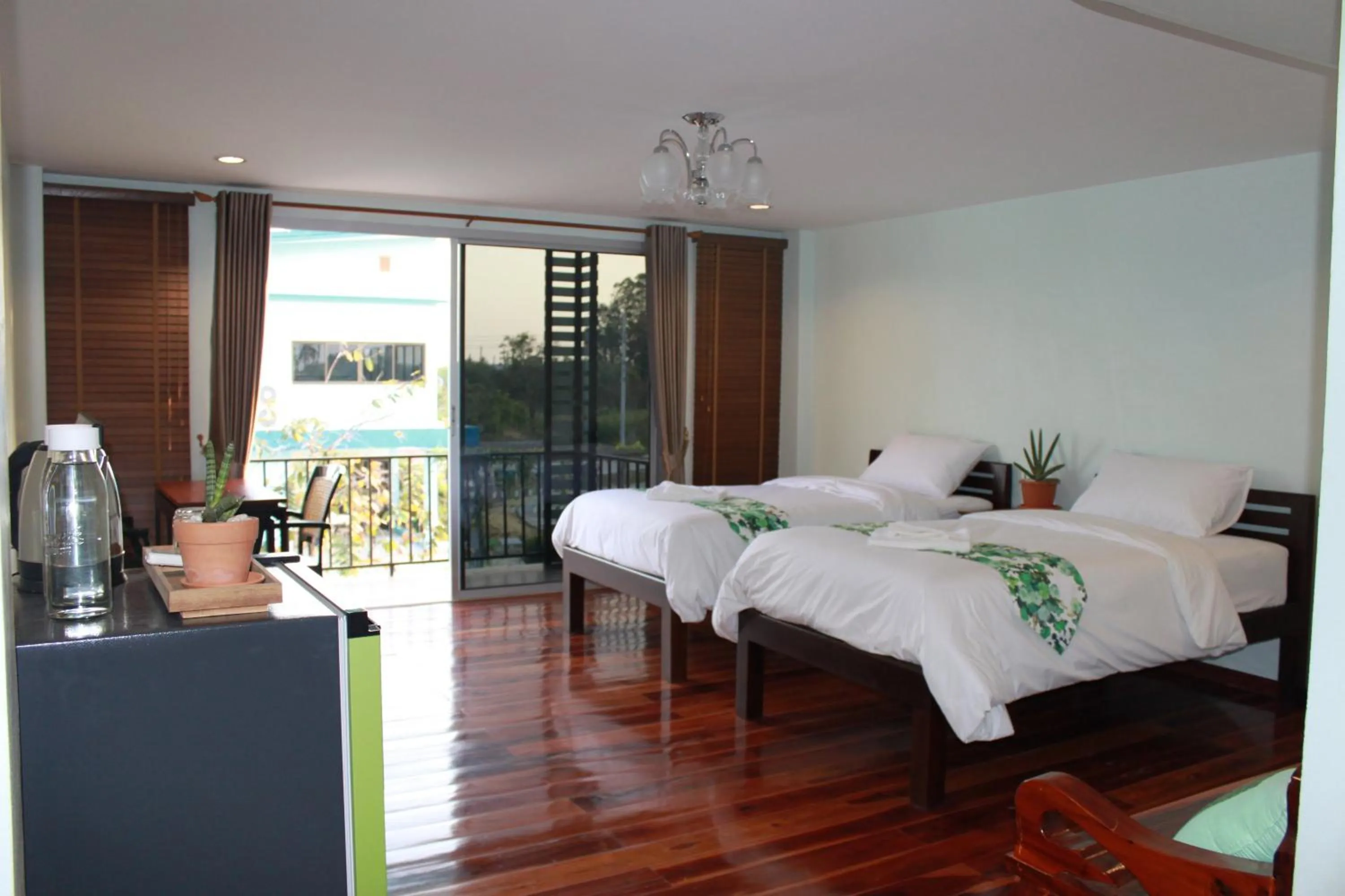 Photo of the whole room, Bed in Menam Resort
