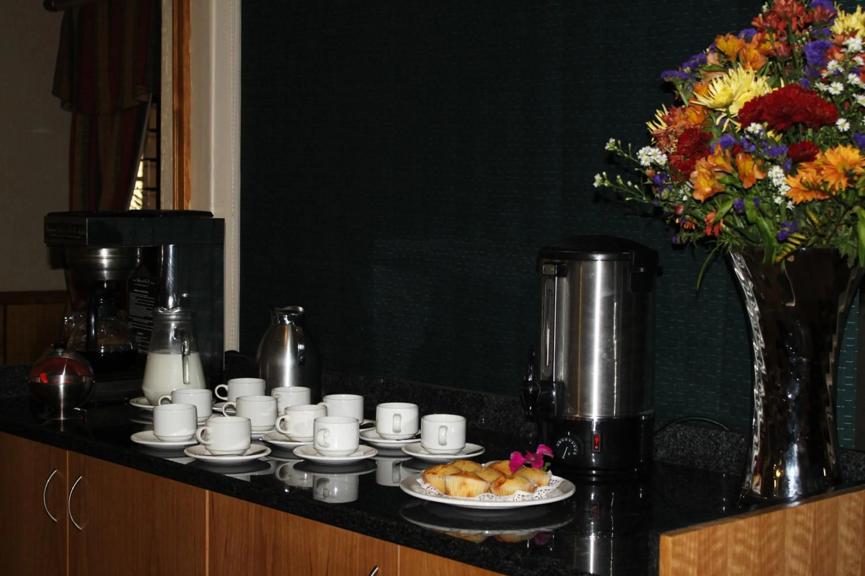 Buffet breakfast in Midway Inn Hotel