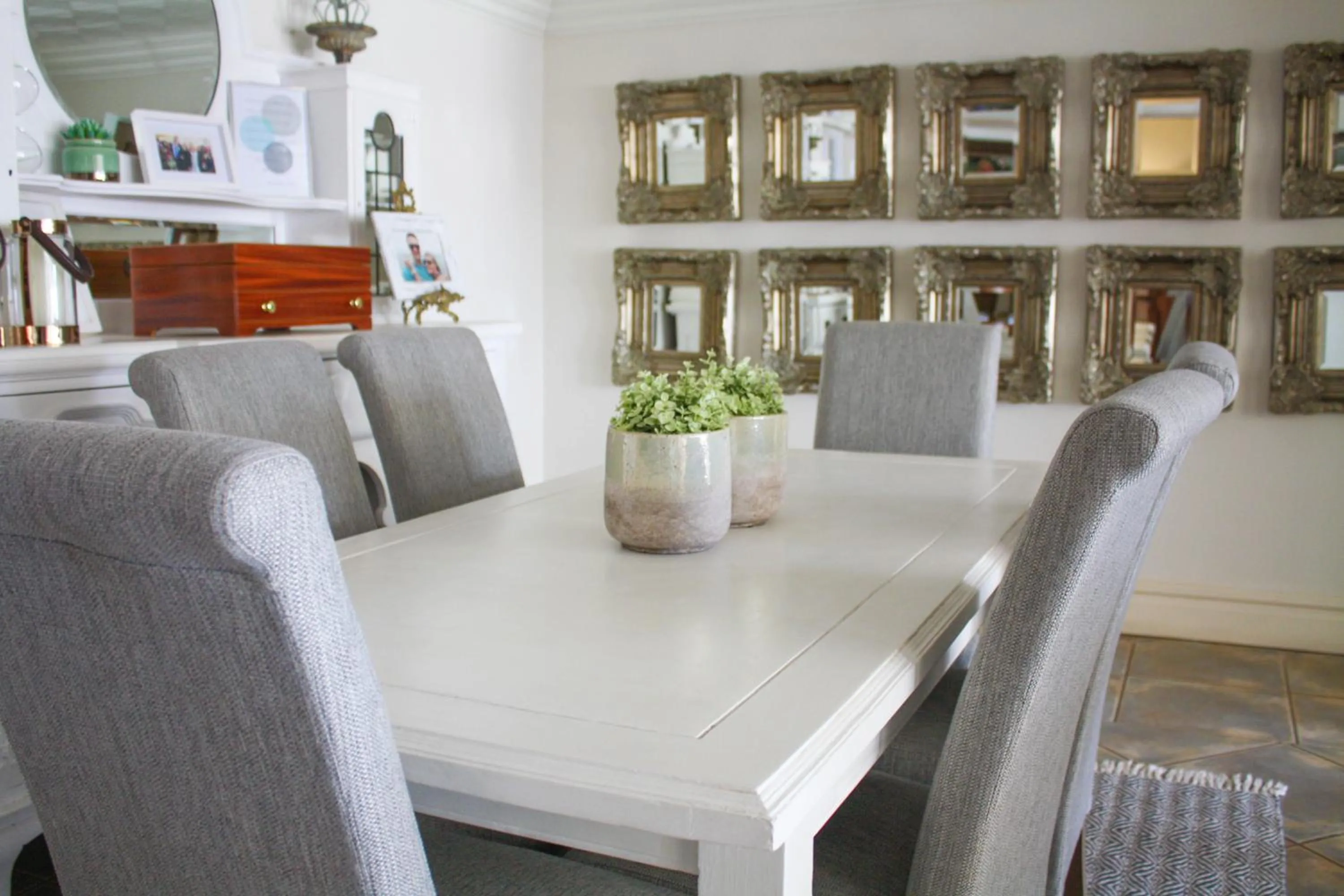 Dining area in TCS on Lynnwood Guesthouse