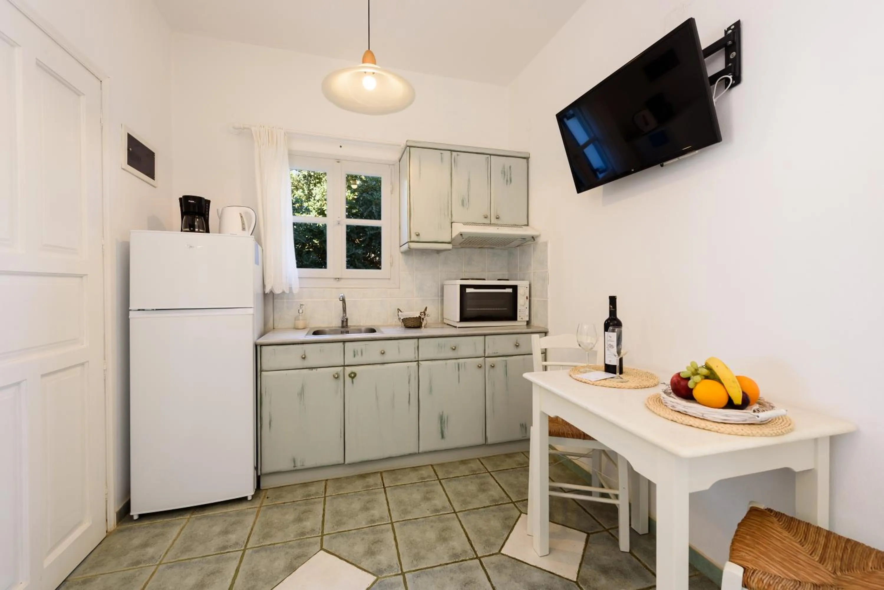 TV and multimedia in Anixis Studios Aliki Paros