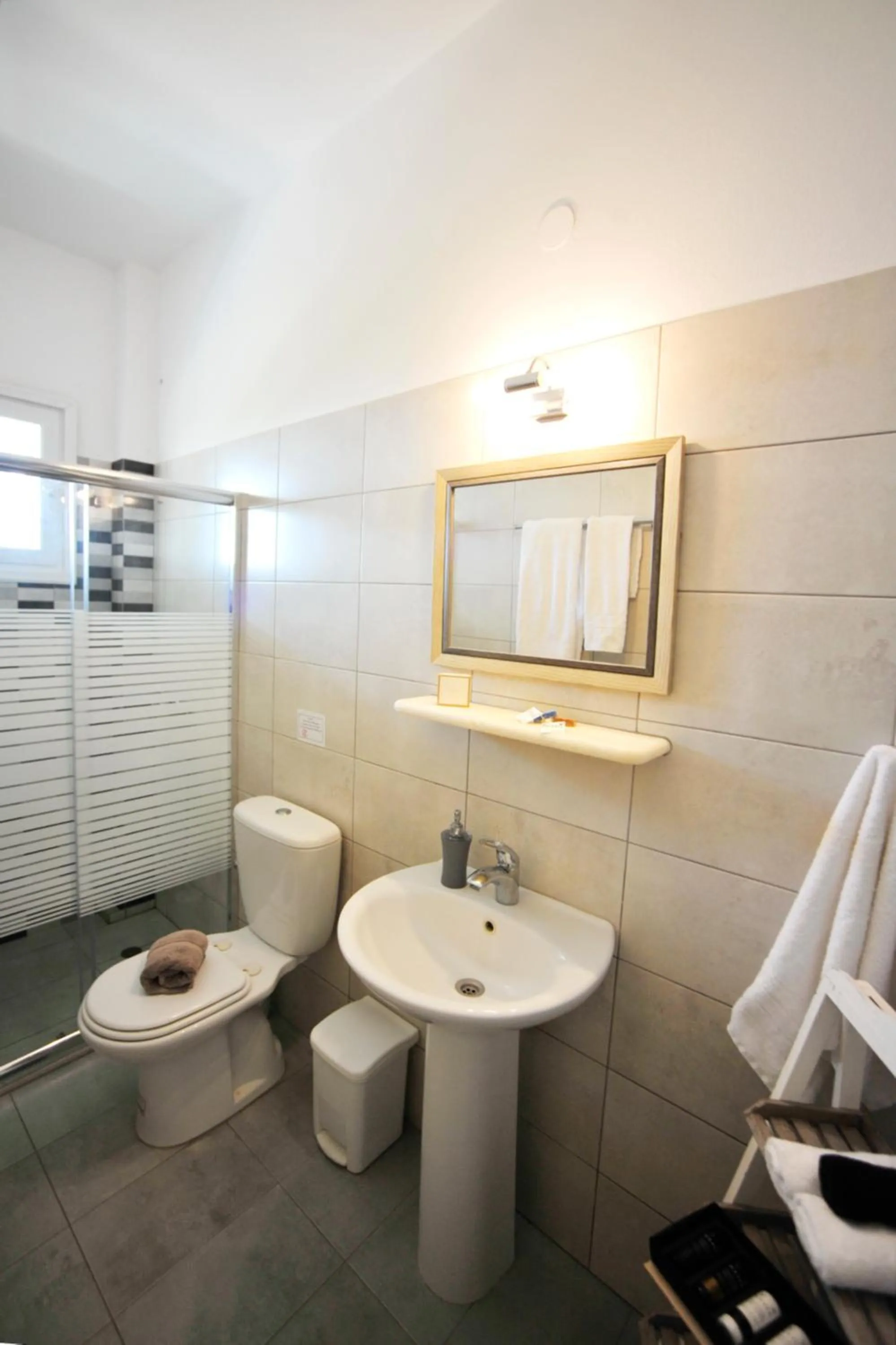 Bathroom in Anixis Studios Aliki Paros