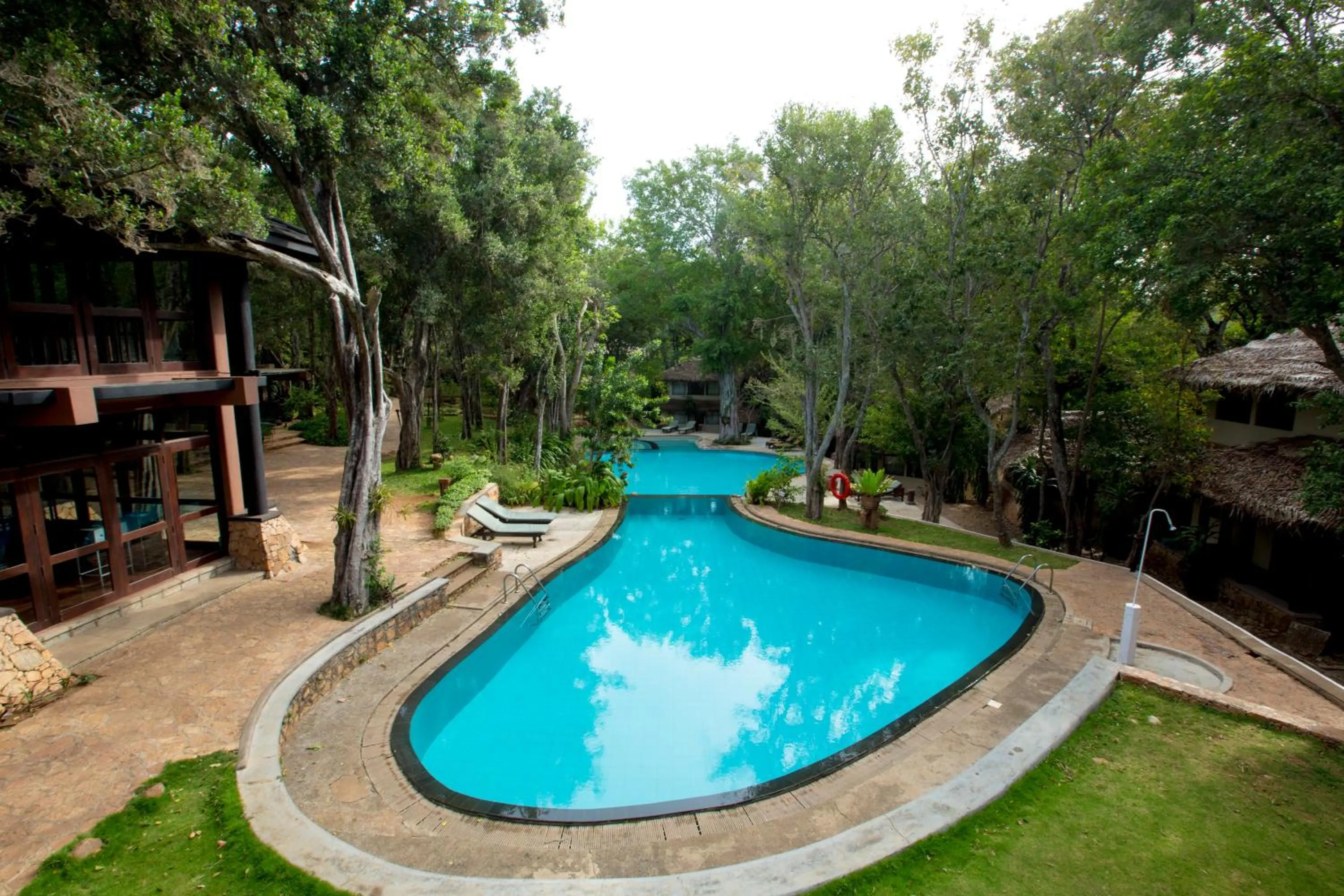 Swimming pool in The Deer Park Hotel
