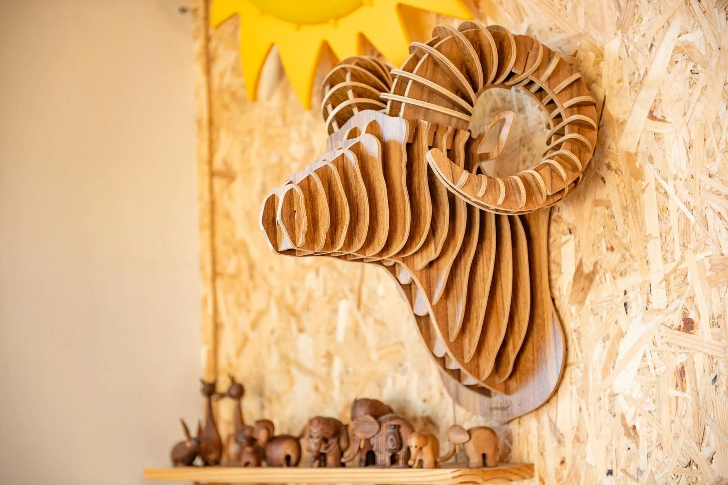 Property building in 墾丁秋莊會館 附限量停車位 不保證有位置 無法事先預留 背包房無車位 預訂後記得加Line聯繫