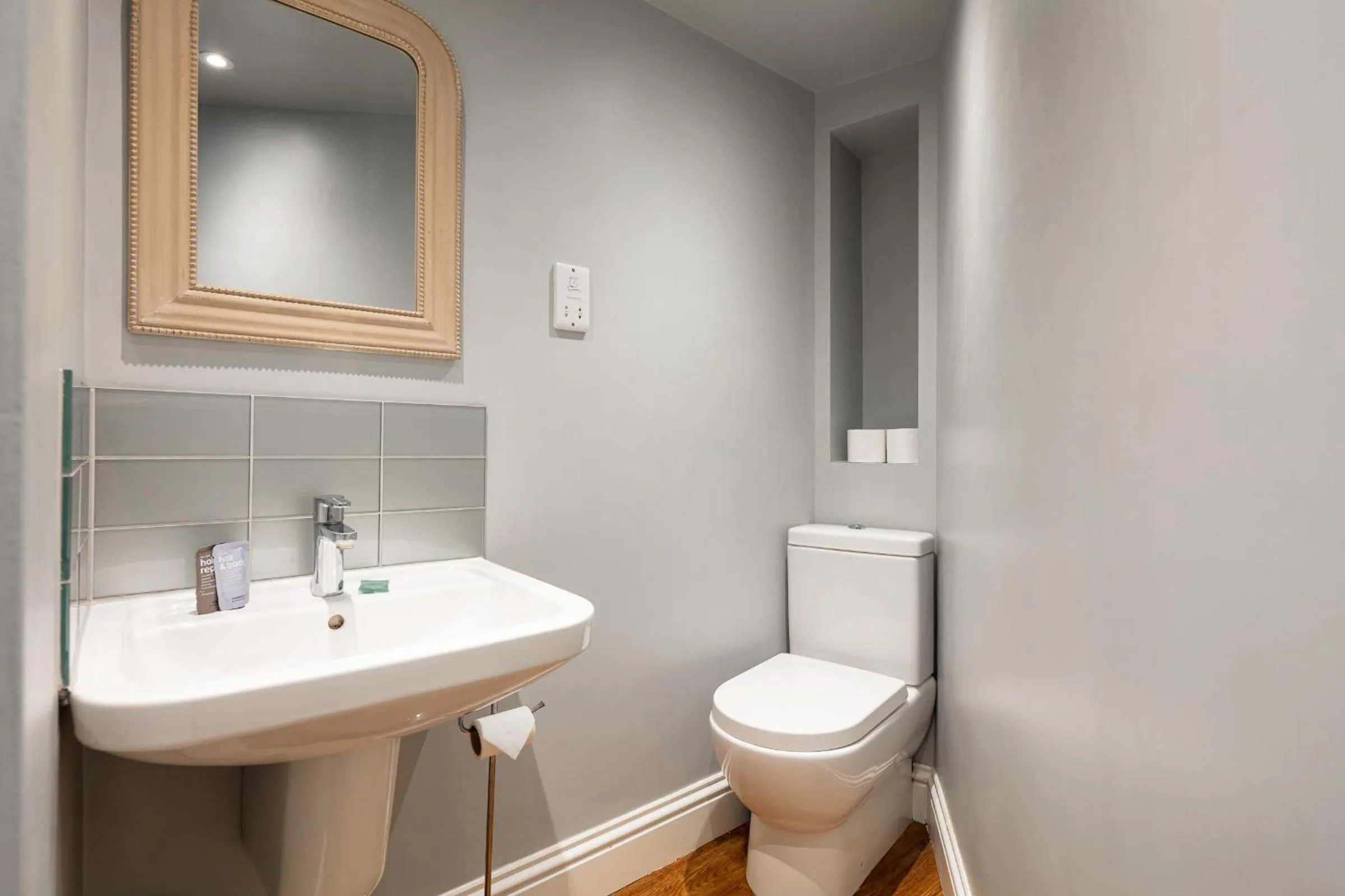 Toilet in Castle Properties: The Duchess, 3 Bed Family cottage