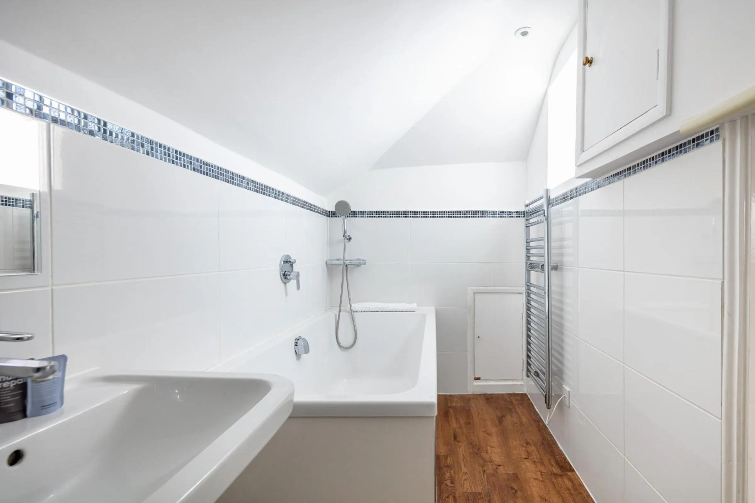 Bathroom in Castle Properties: The Duchess, 3 Bed Family cottage