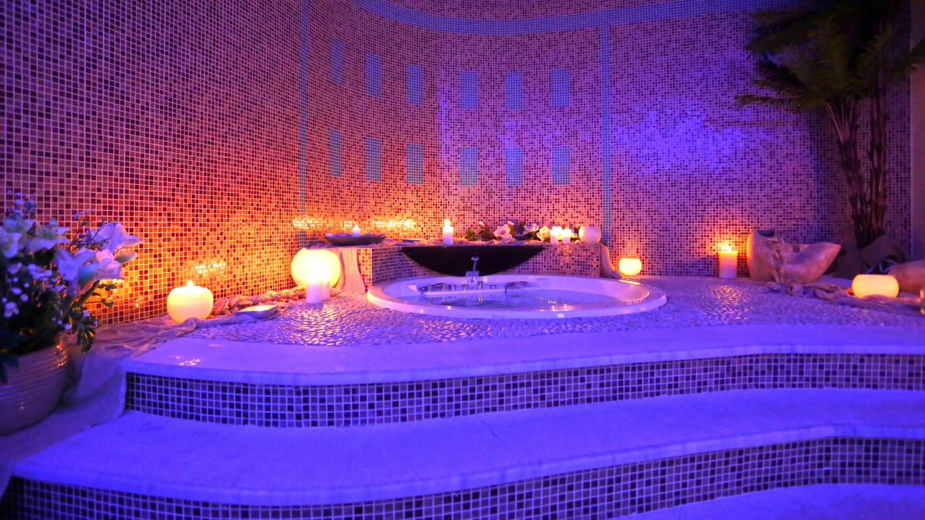 Hot Tub in Sirena Residence & Spa
