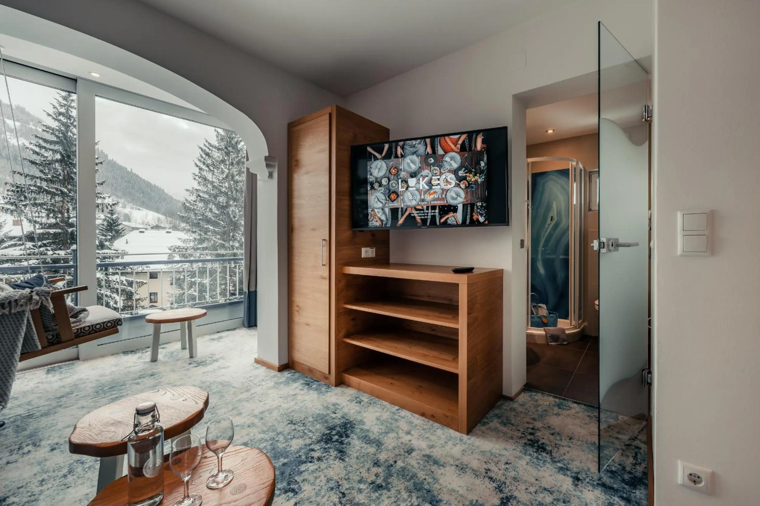 Photo of the whole room in Sendlhofer's