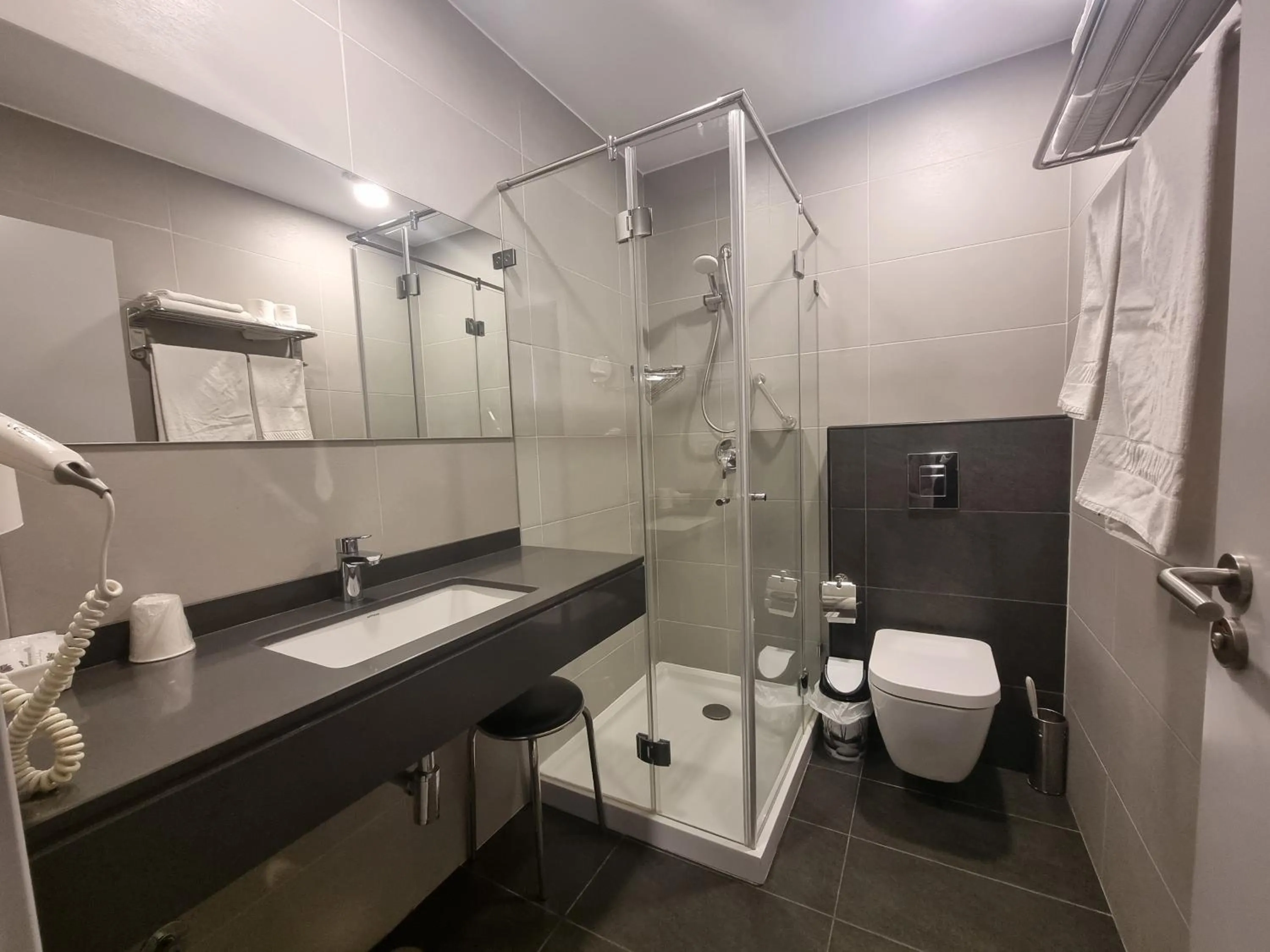 Toilet in Hotel Aleluia