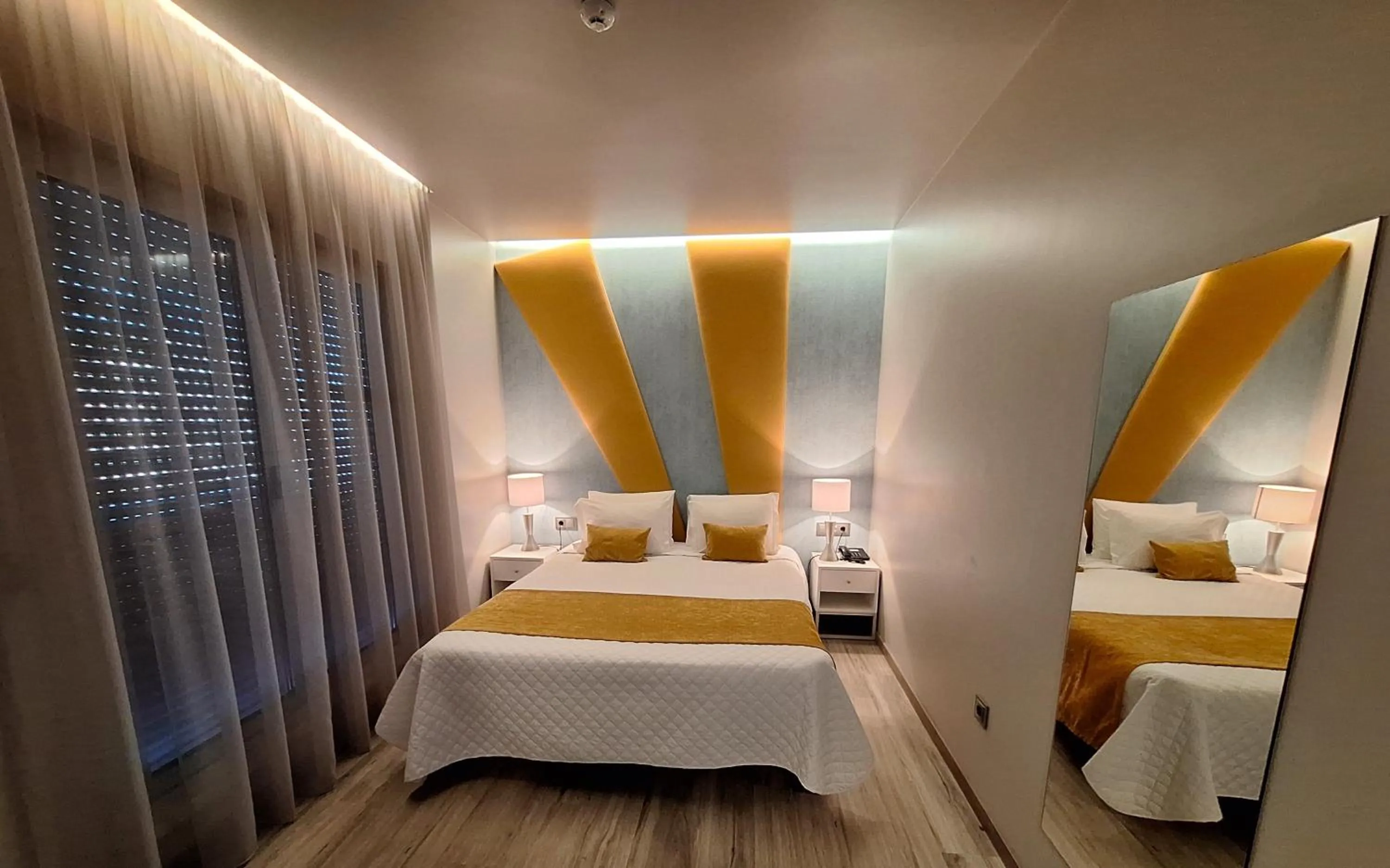 Balcony/Terrace, Bed in Hotel Aleluia