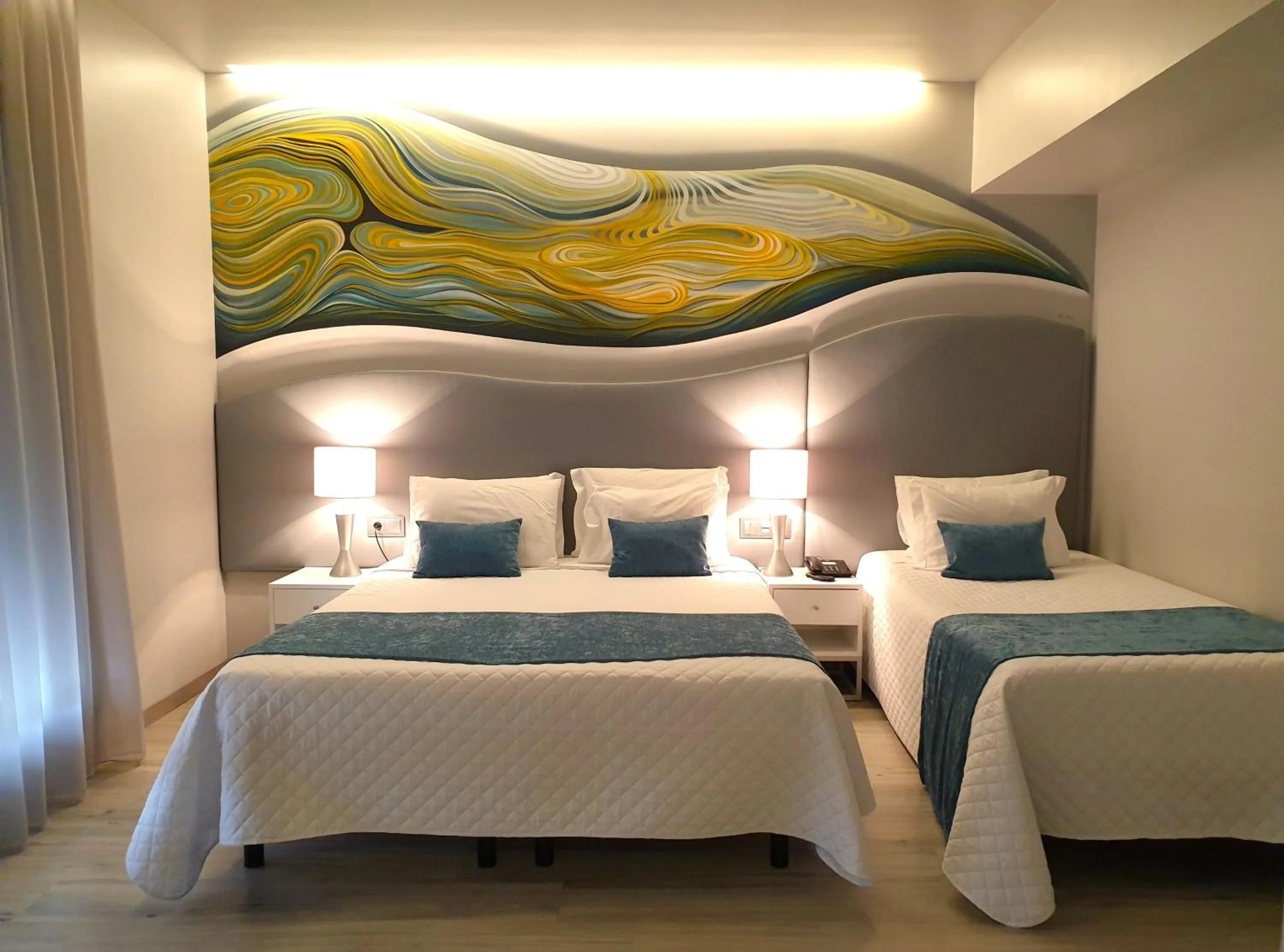 Balcony/Terrace, Bed in Hotel Aleluia