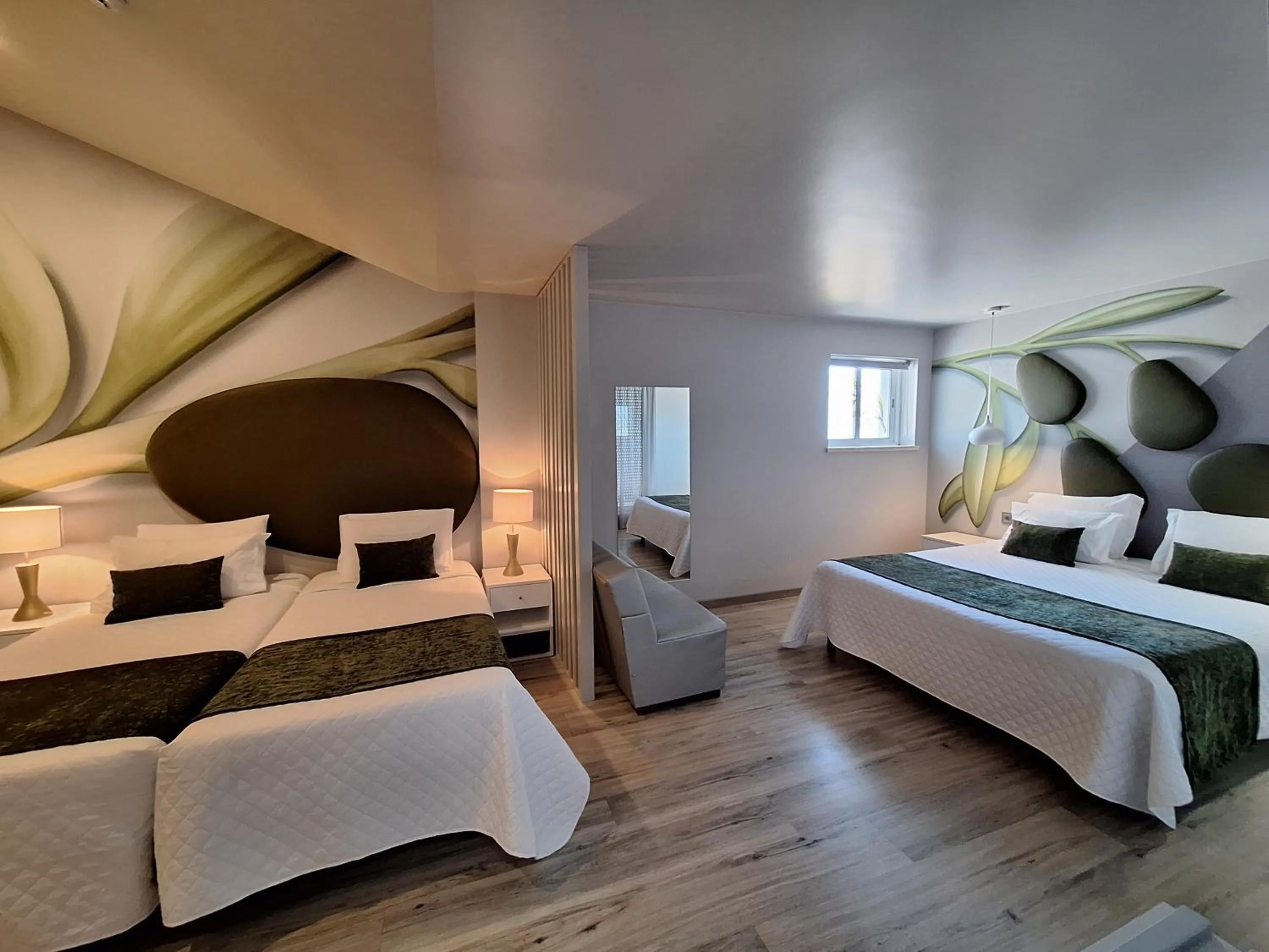 Balcony/Terrace, Bed in Hotel Aleluia