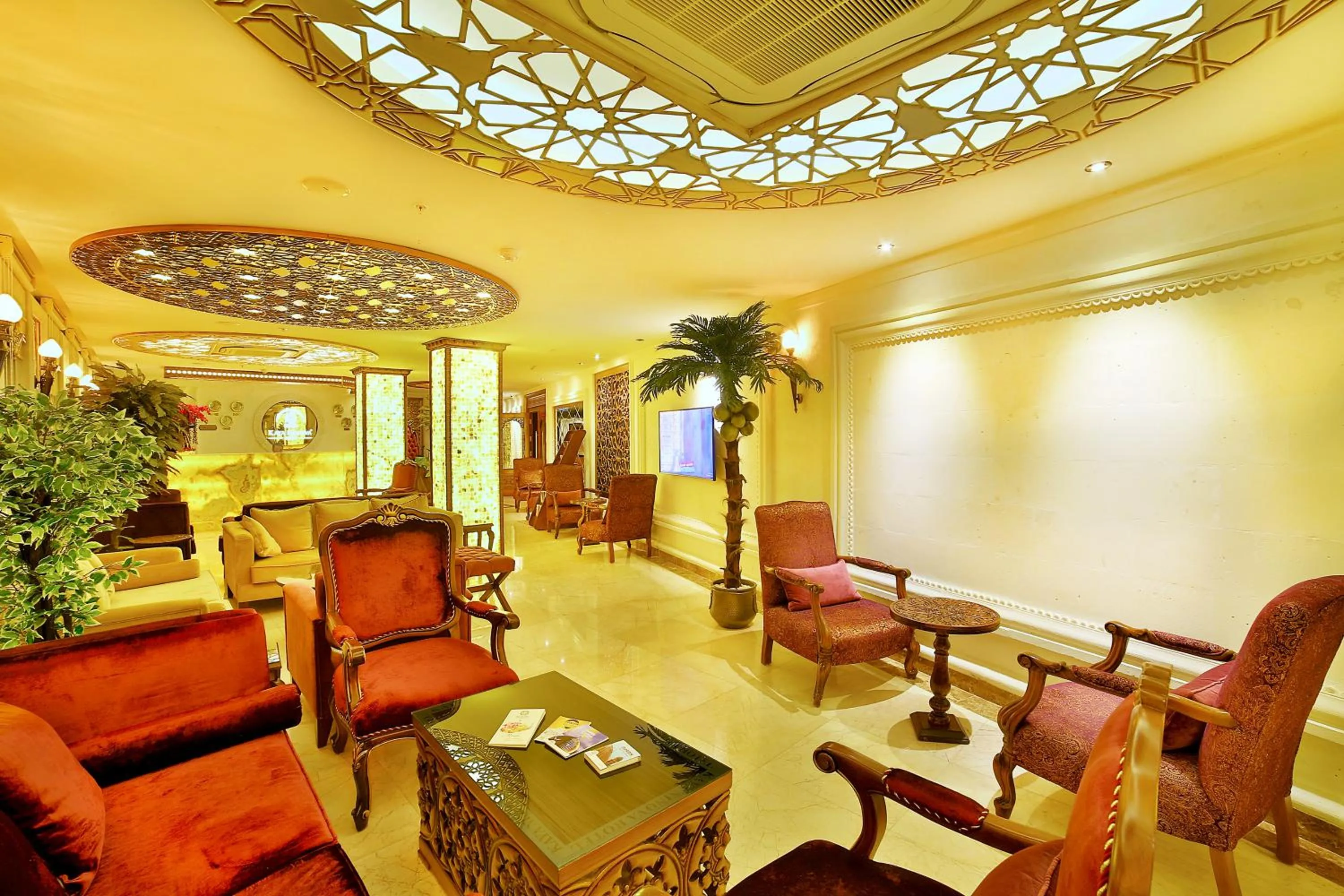 Communal lounge/ TV room in Kaya Ninova Hotel