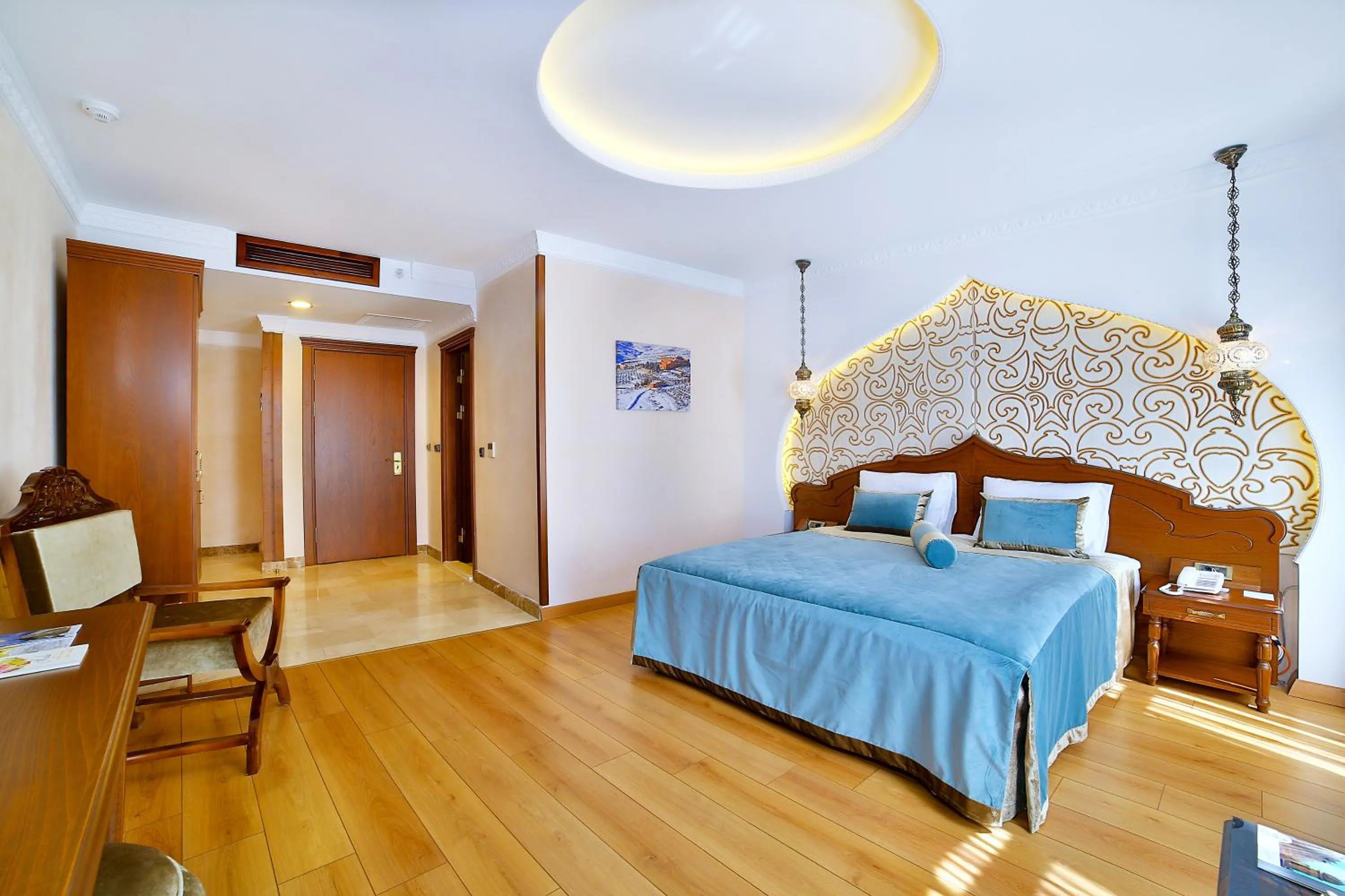 Photo of the whole room, Bed in Kaya Ninova Hotel