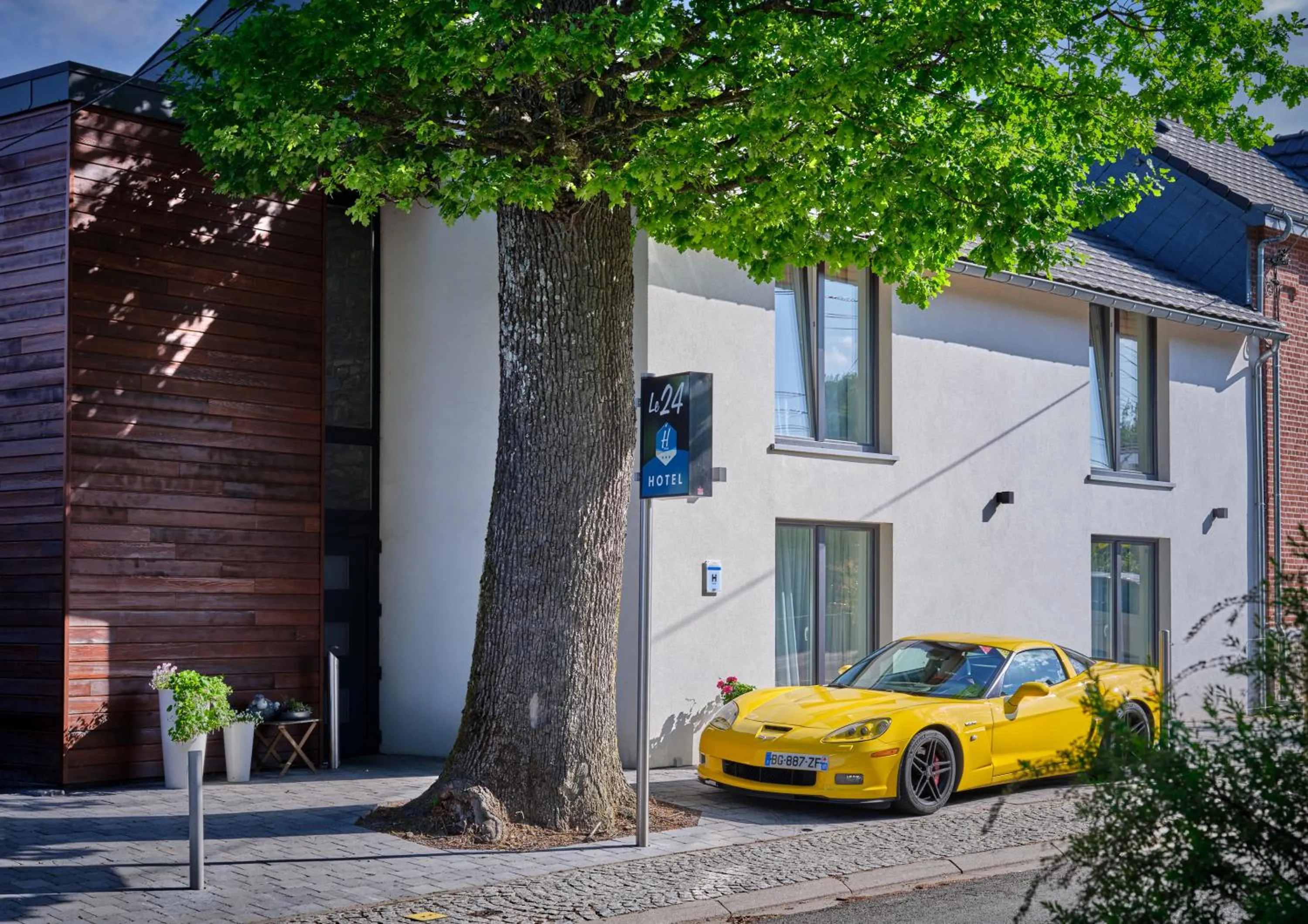 Property building in Le 24 Hotel