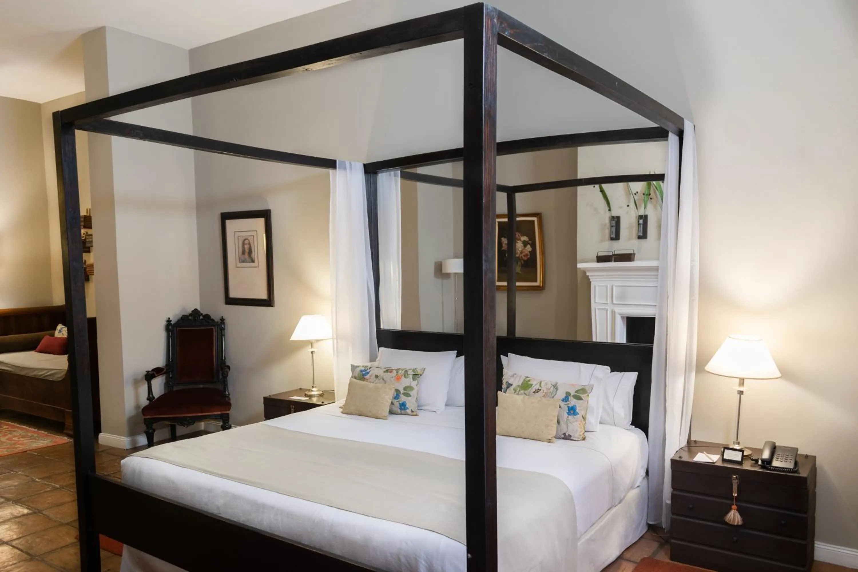 Bedroom, Bed in Legado Mitico Salta Hotel Boutique