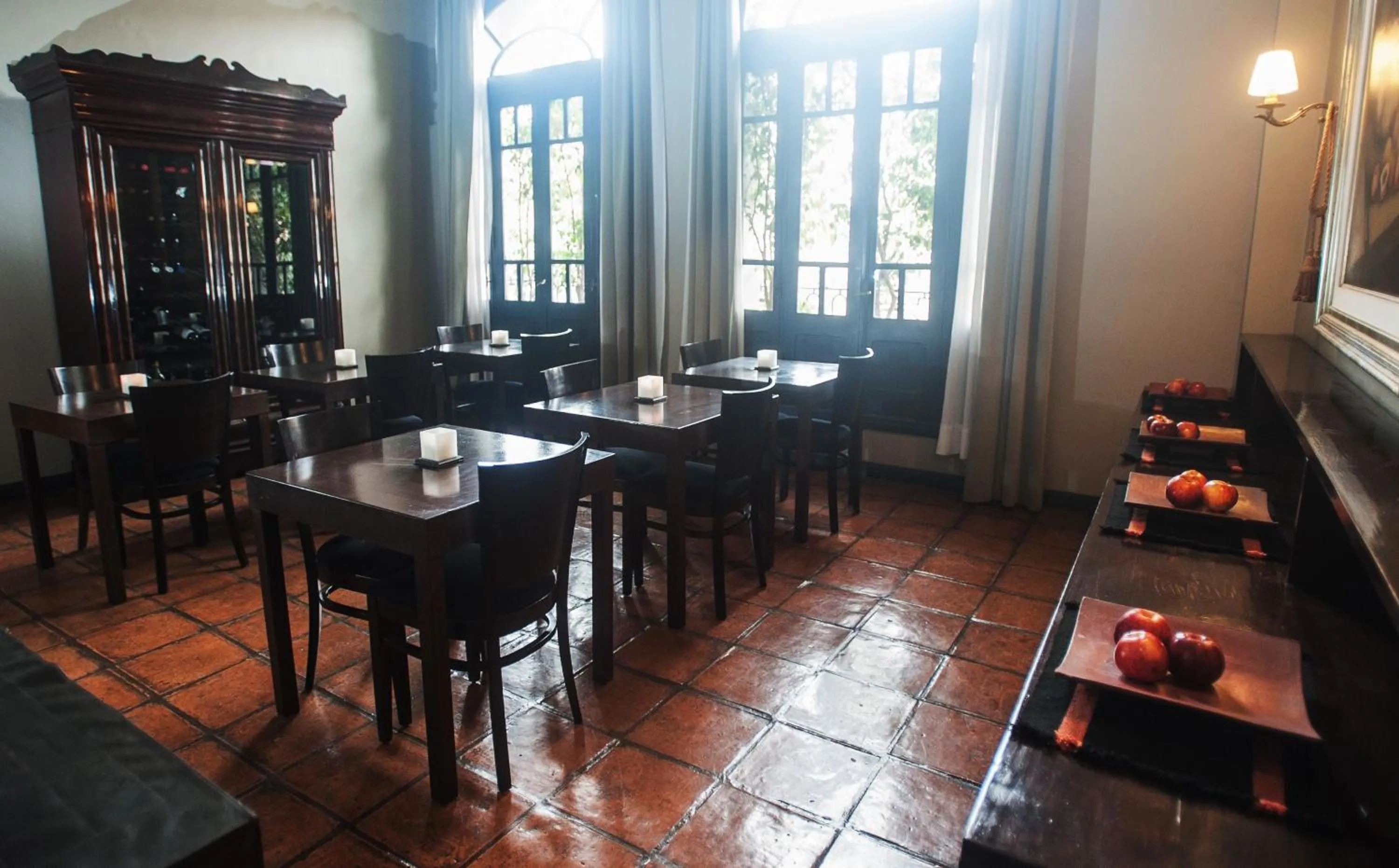 Lounge or bar in Legado Mitico Salta Hotel Boutique