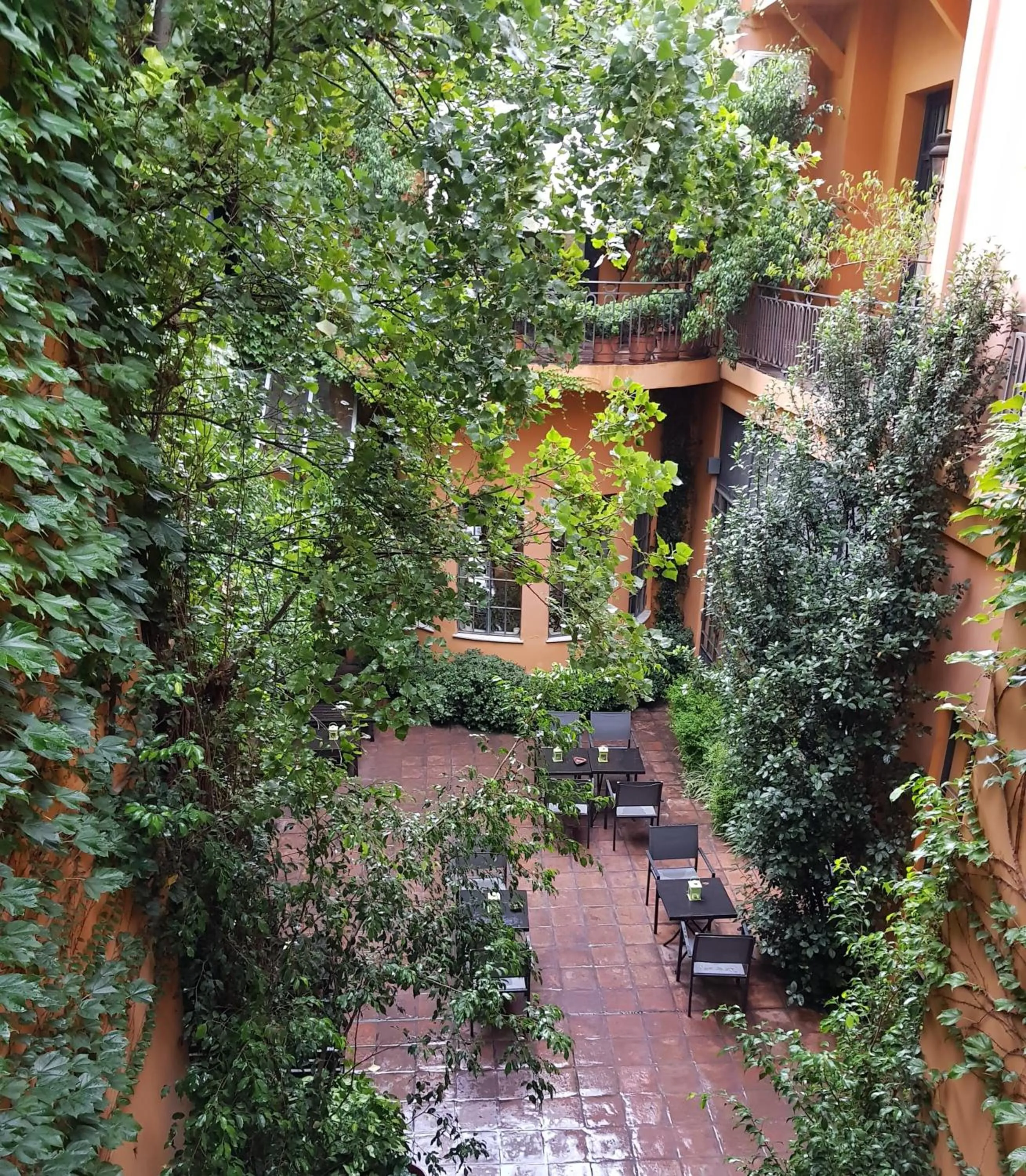 Patio in Legado Mitico Salta Hotel Boutique