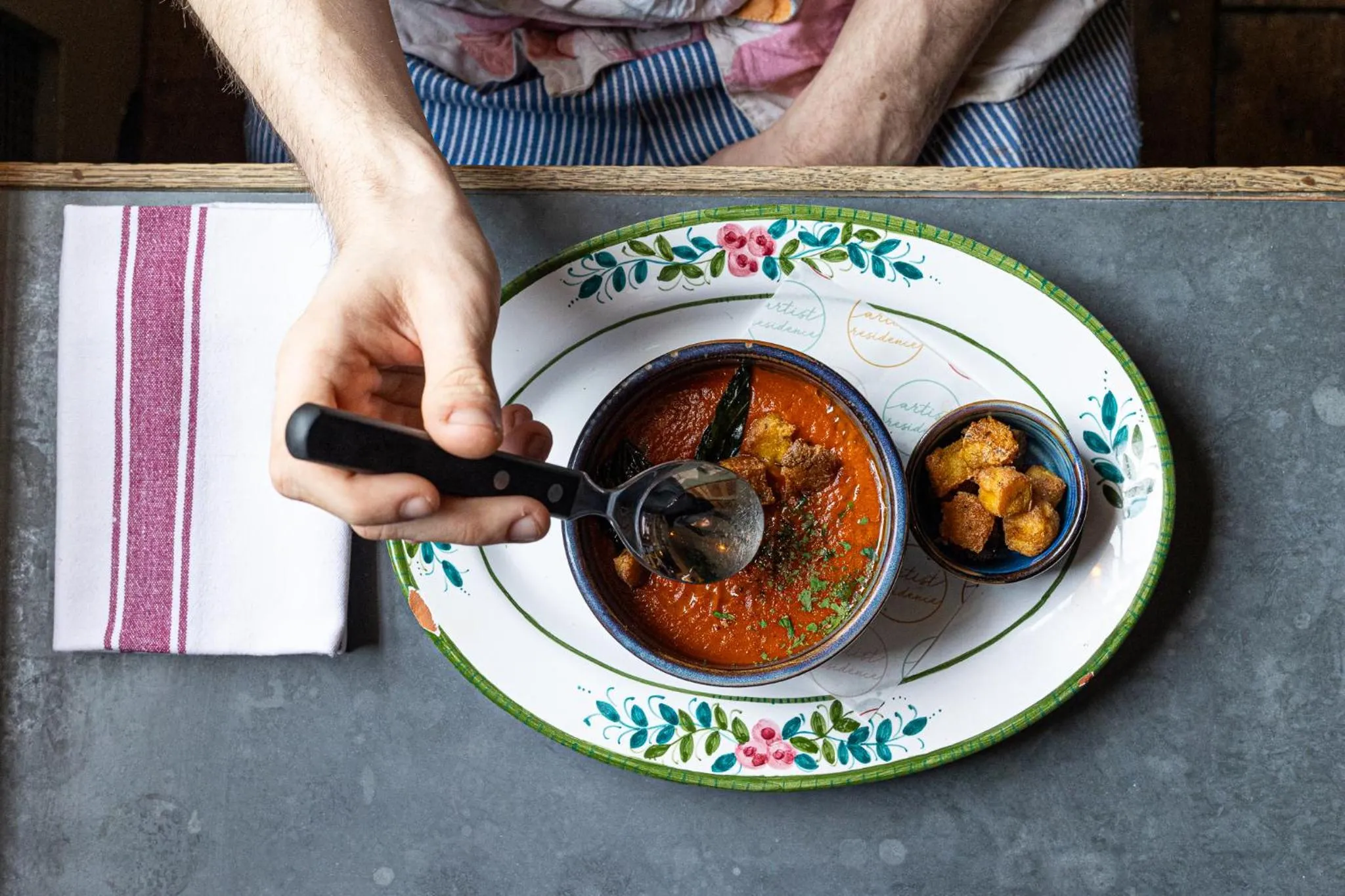 Food and drinks in Artist Residence Cornwall