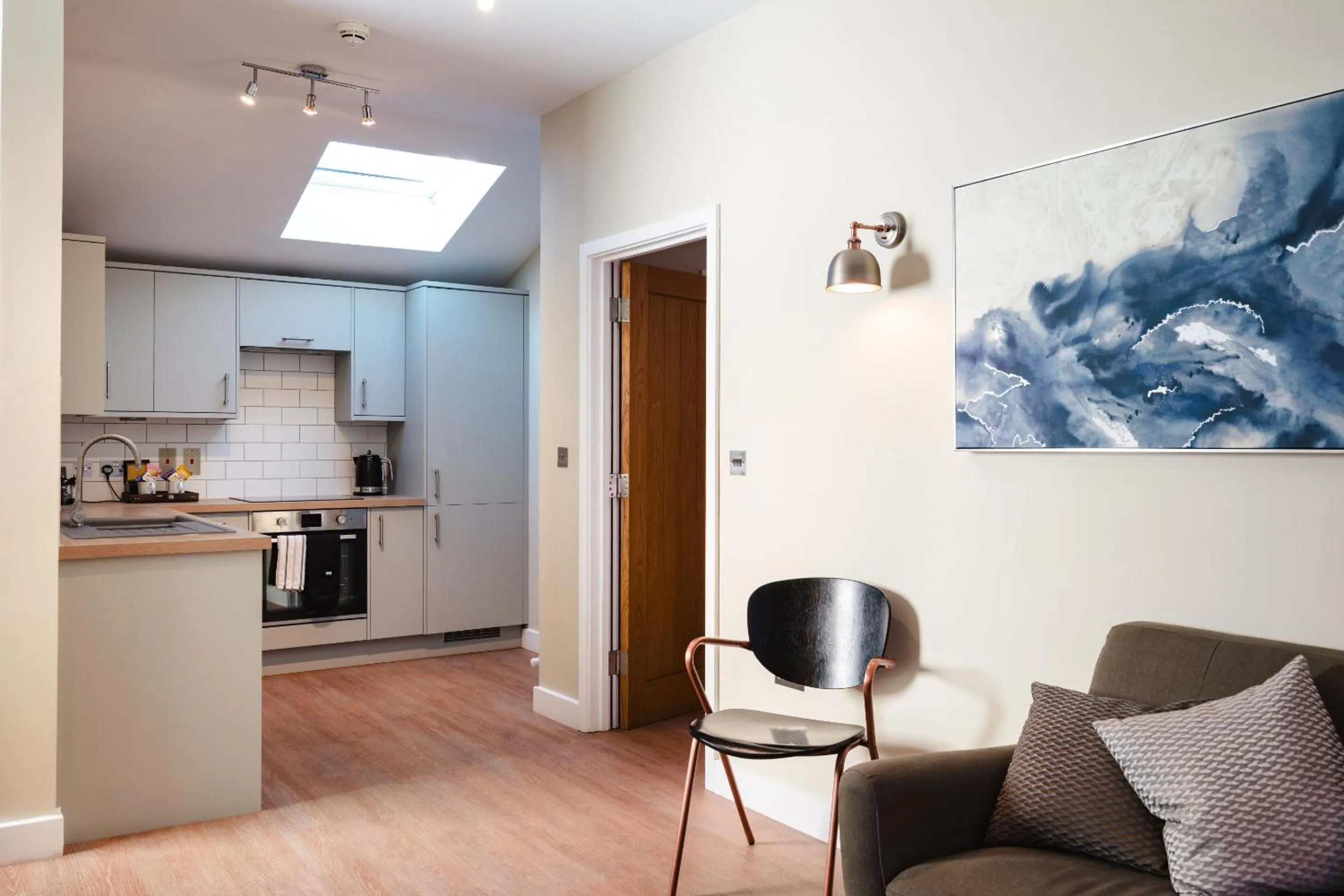 Kitchen or kitchenette in Crown Lodge Hotel