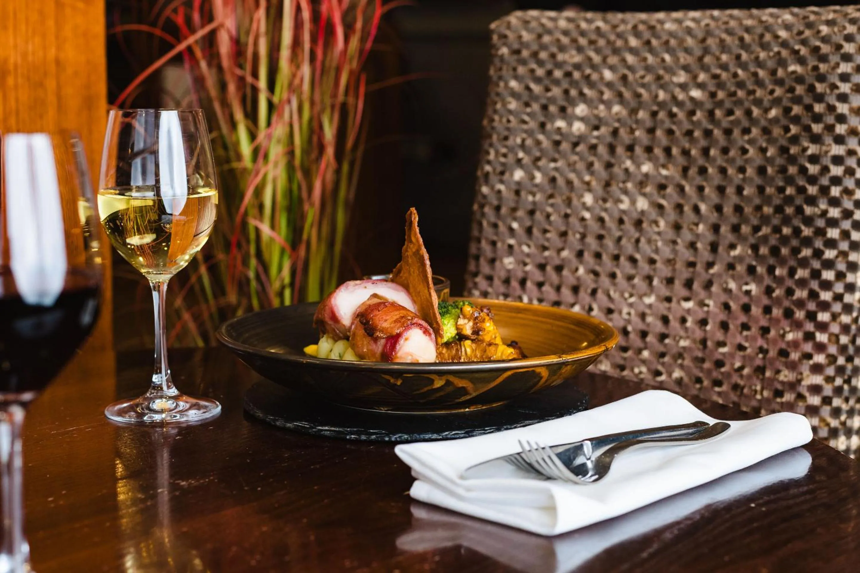 Food and drinks in Crown Lodge Hotel