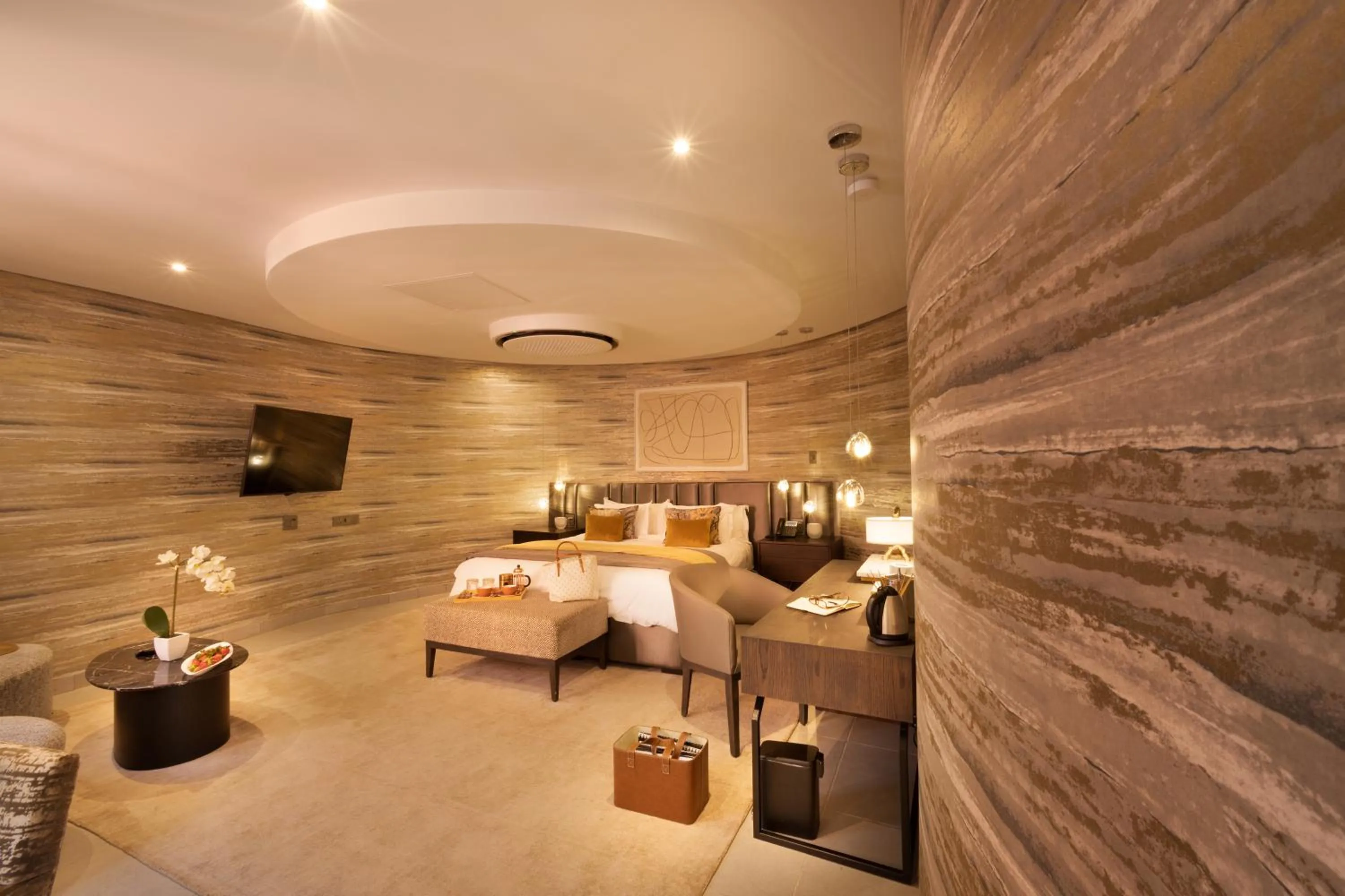 Bed in Angels View Hotel