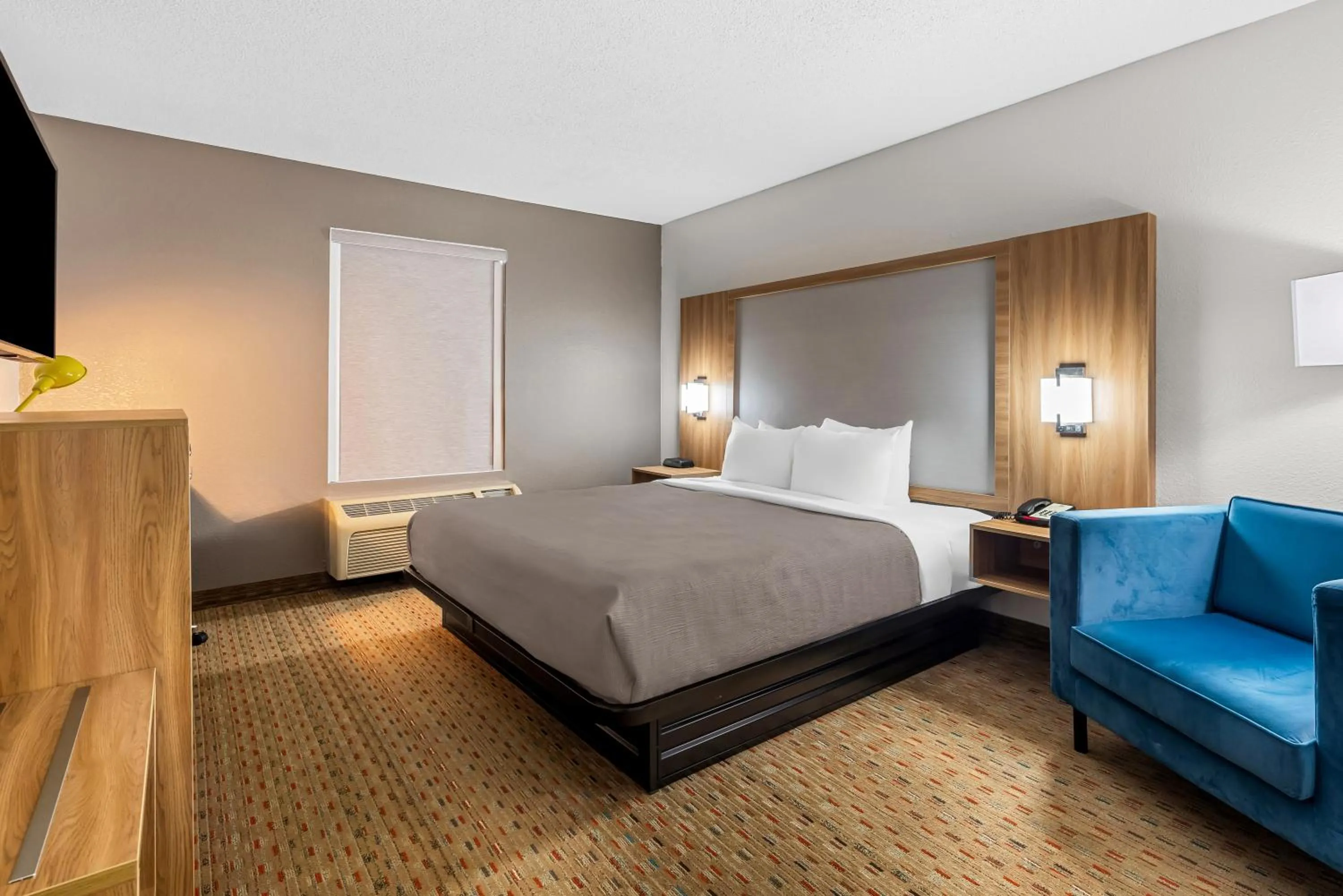 Bed in Quality Inn Cornelia