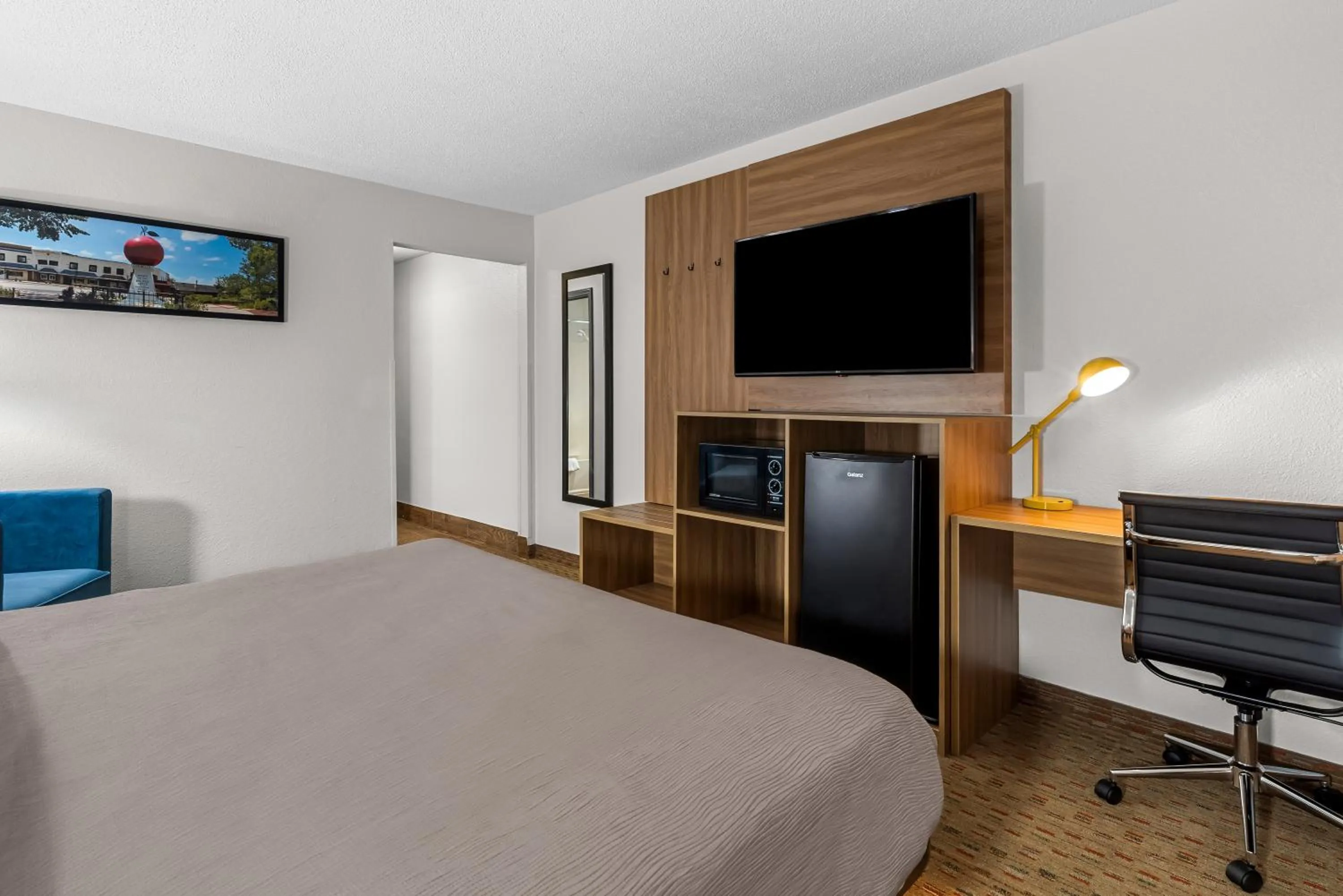 Bed in Quality Inn Cornelia