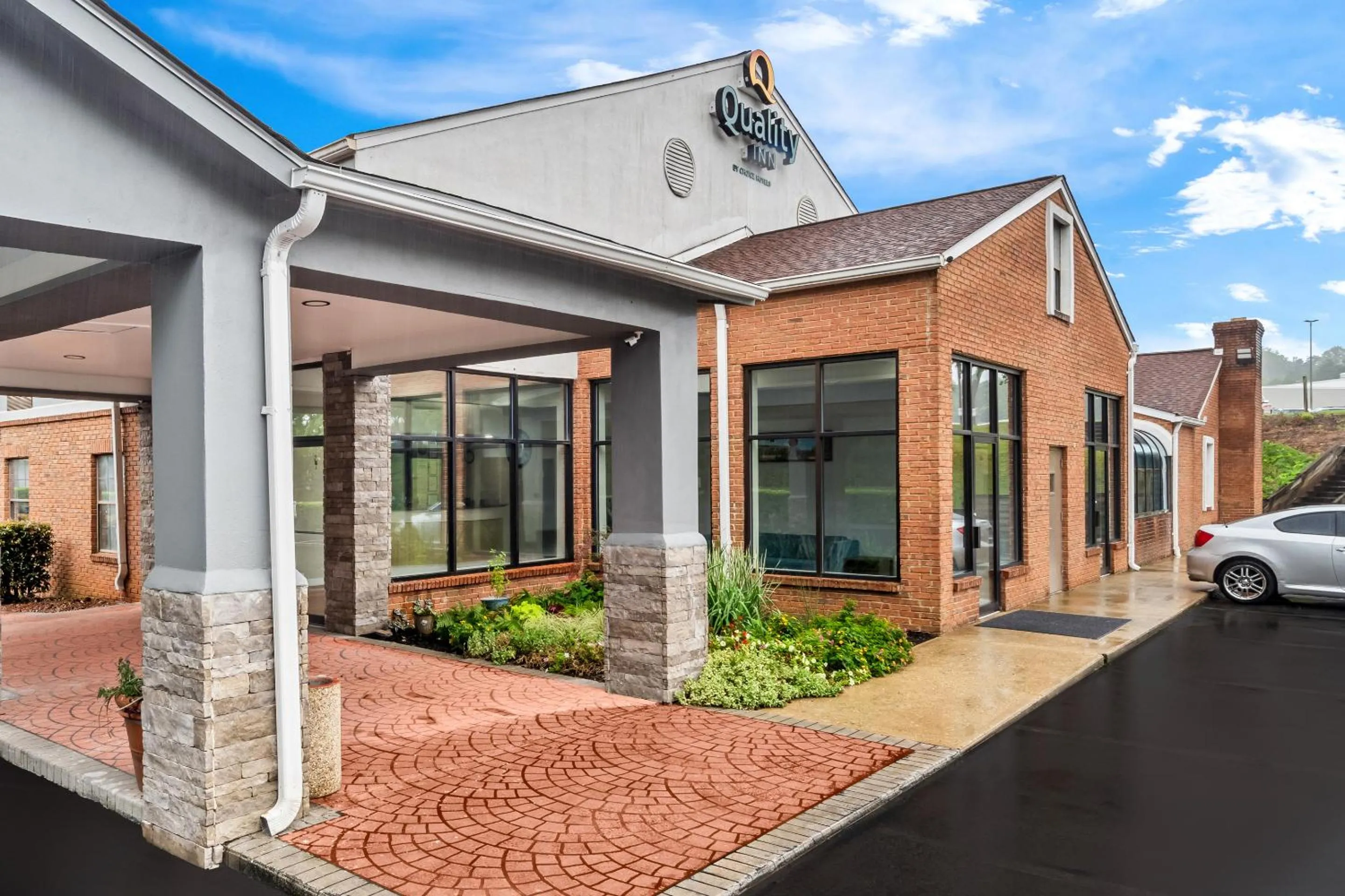 Super 8 by Wyndham Cornelia