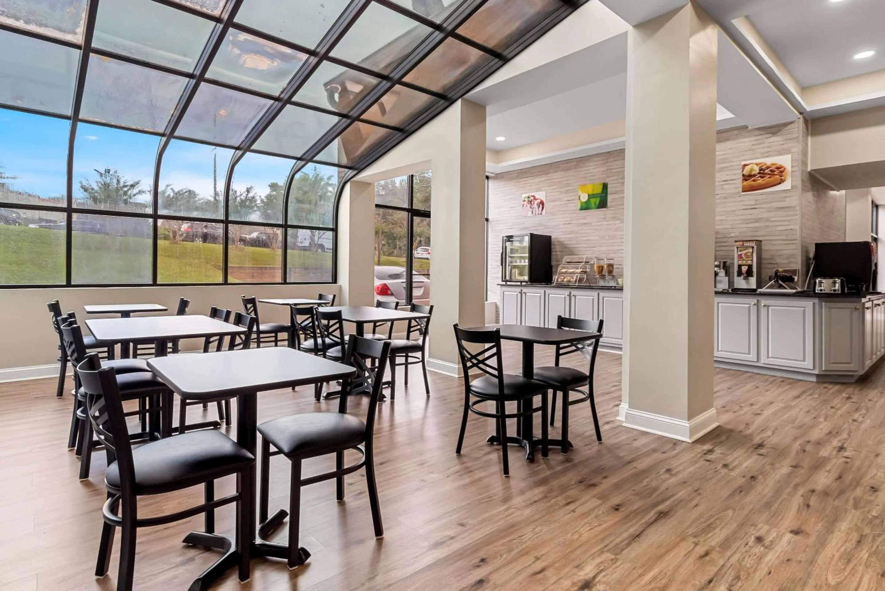 Breakfast in Quality Inn Cornelia