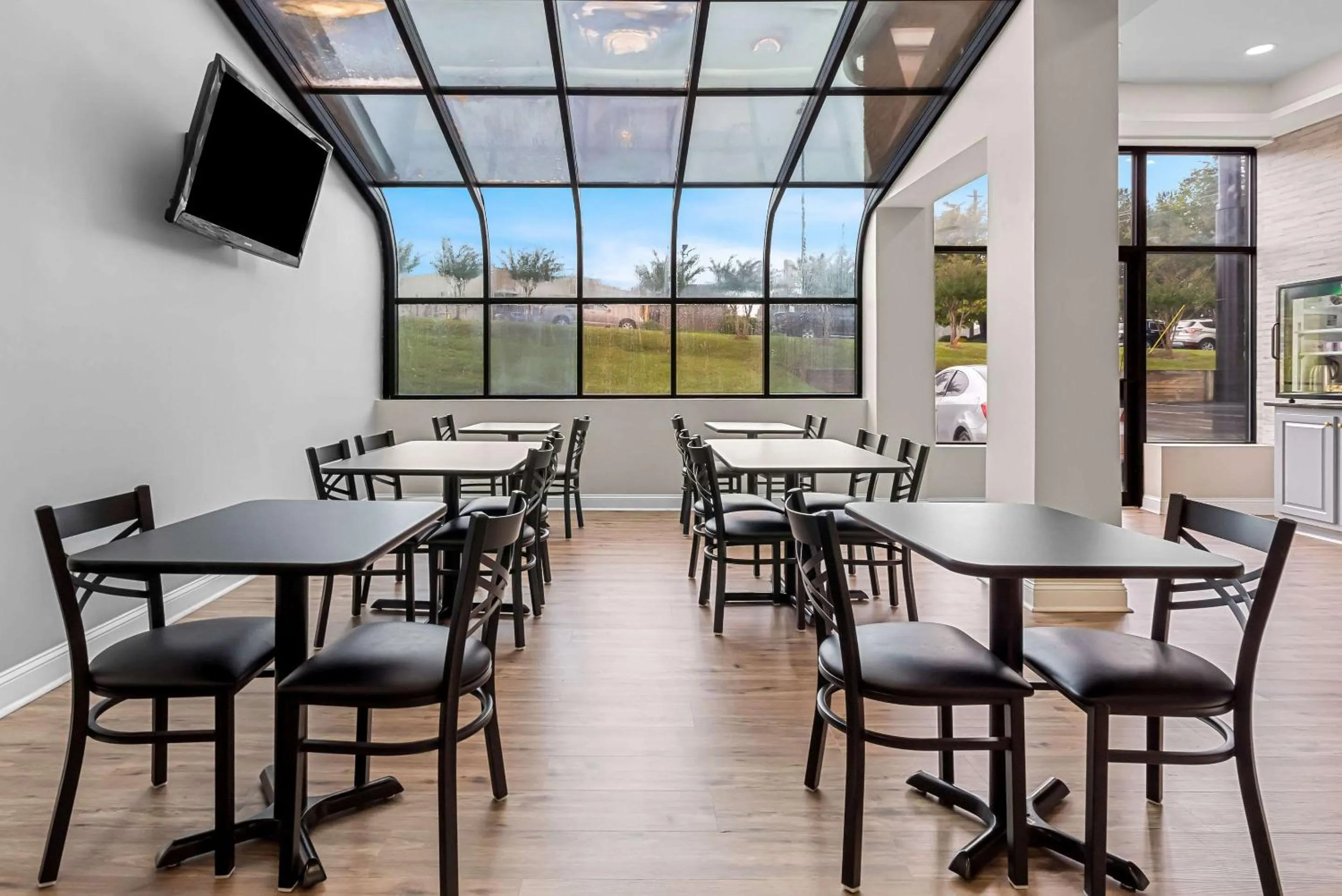 Breakfast in Quality Inn Cornelia