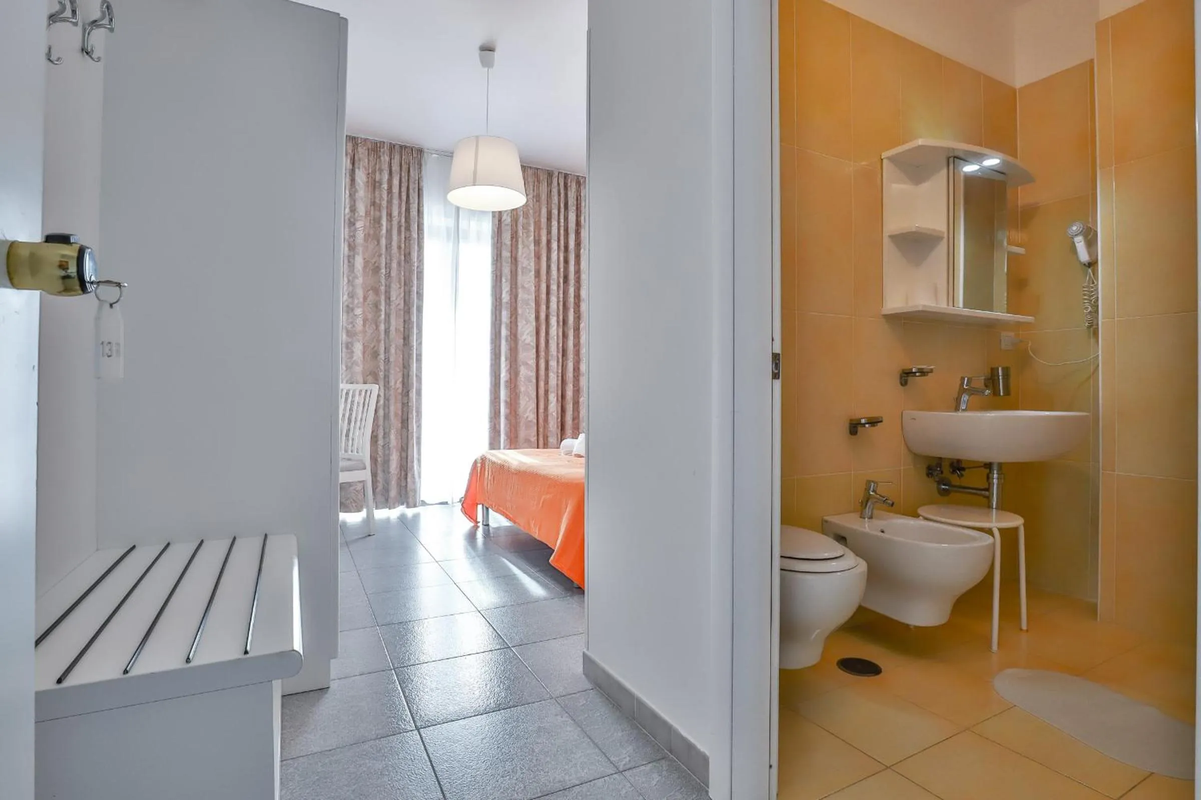 Bathroom in Hotel Delfa