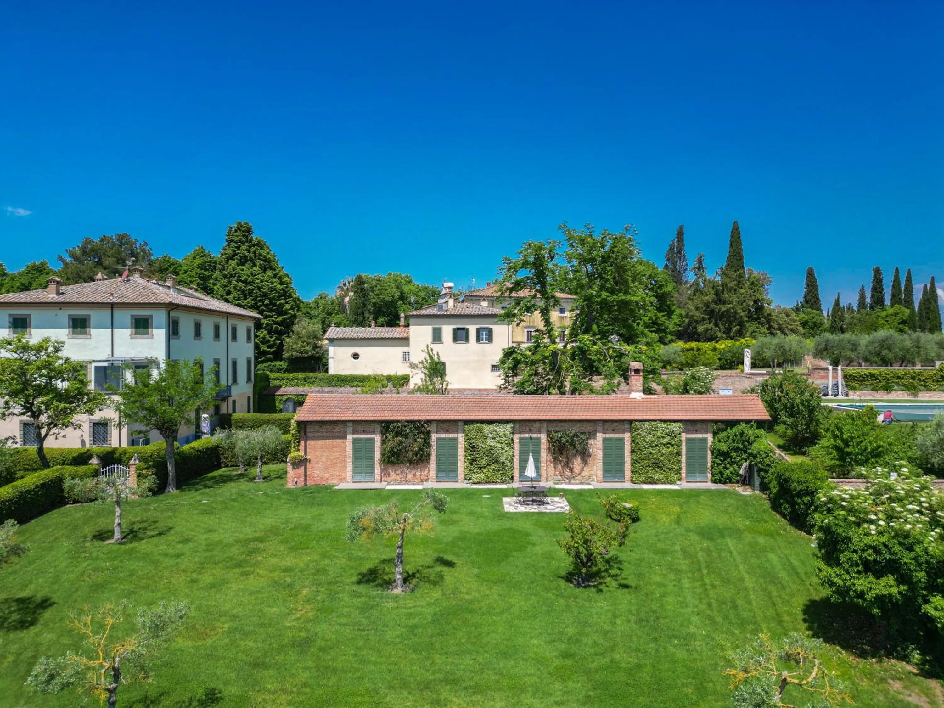 Garden view in Resort Borgo Syrah
