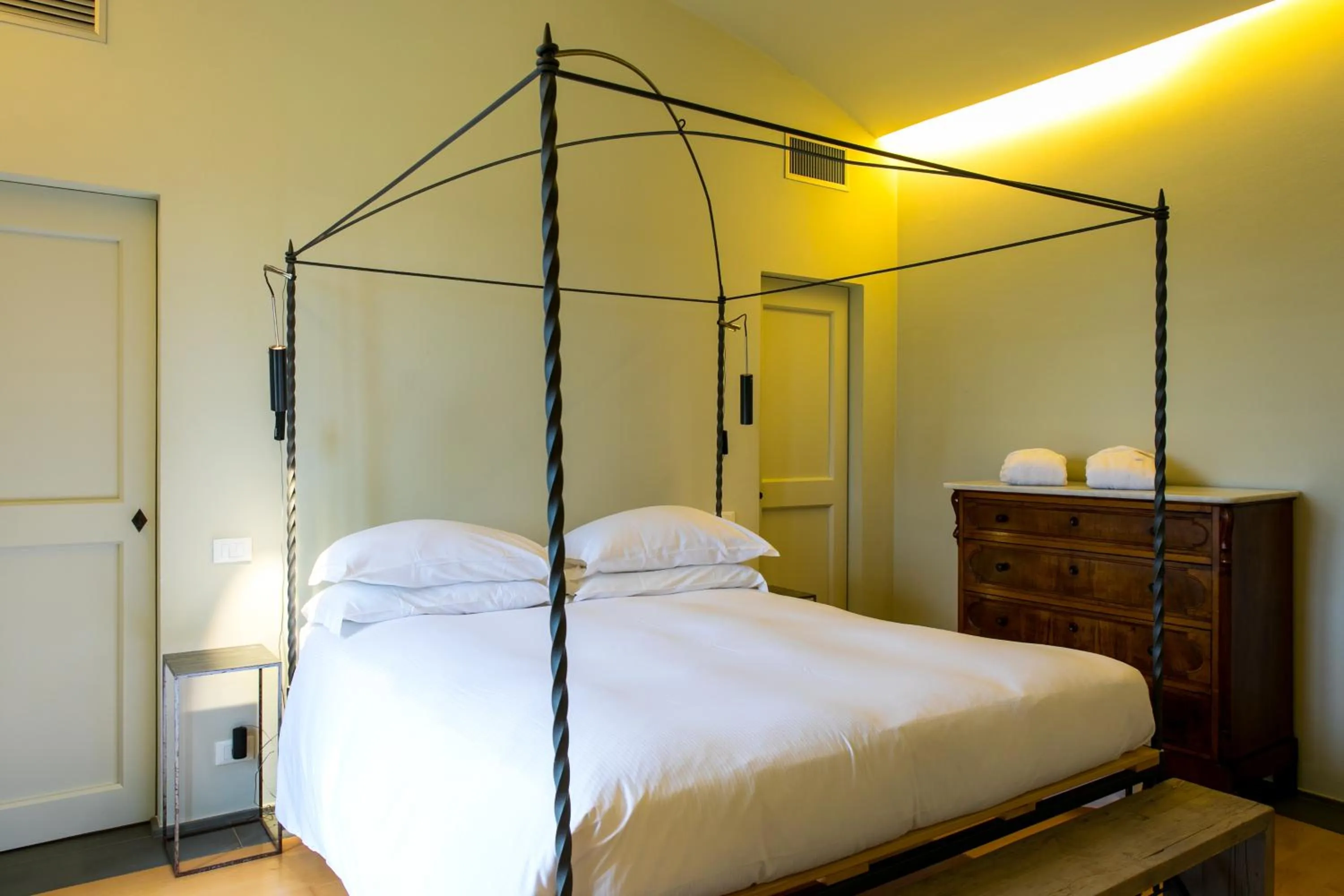 Bedroom in Resort Borgo Syrah