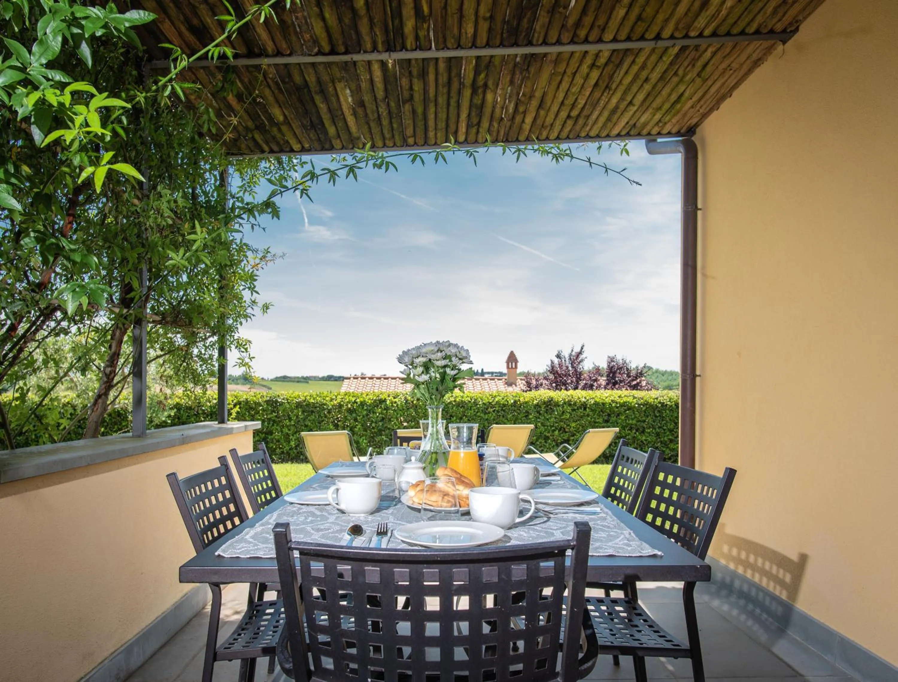 Patio in Resort Borgo Syrah