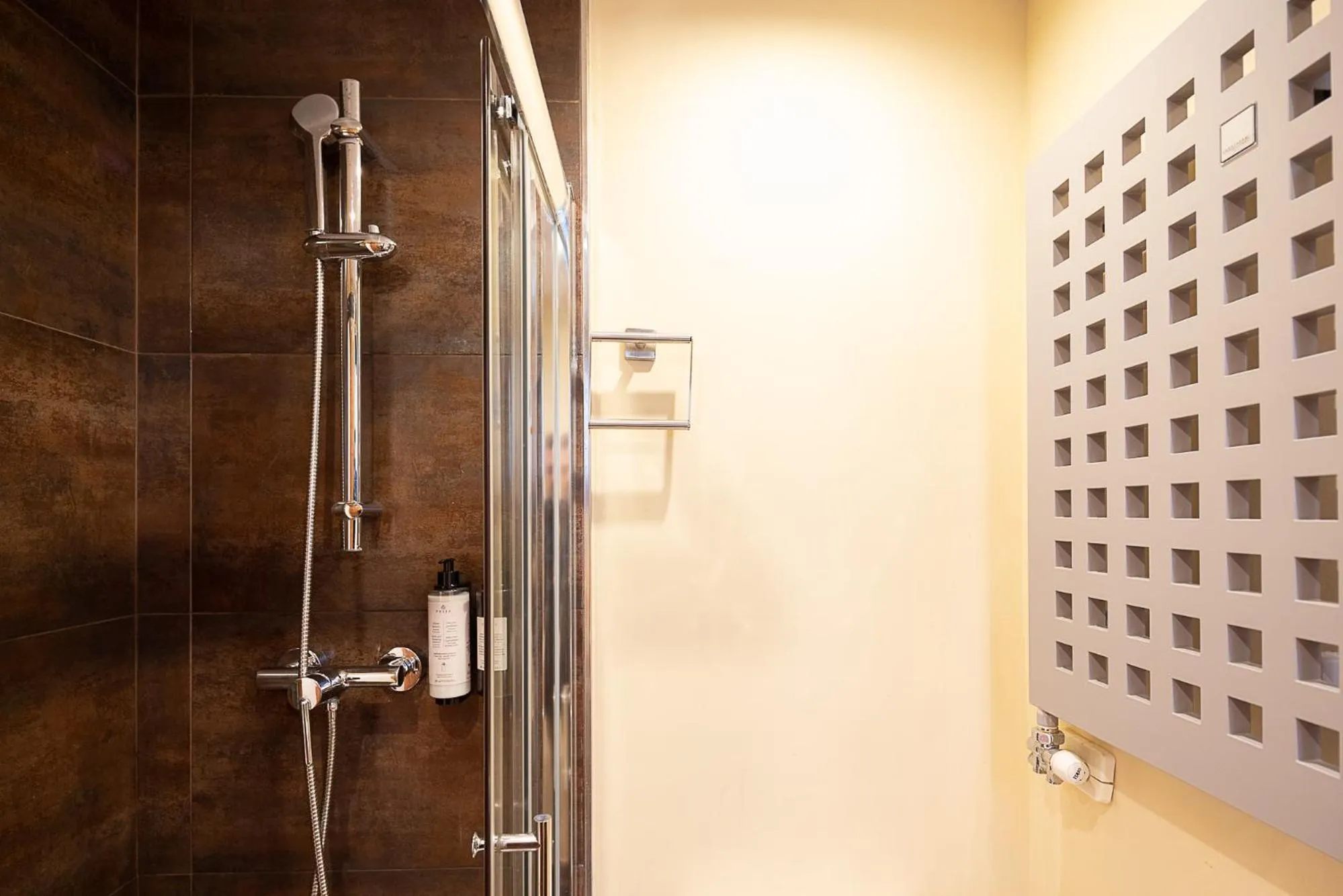 Shower in Lucas House Apartments by Sitges Group