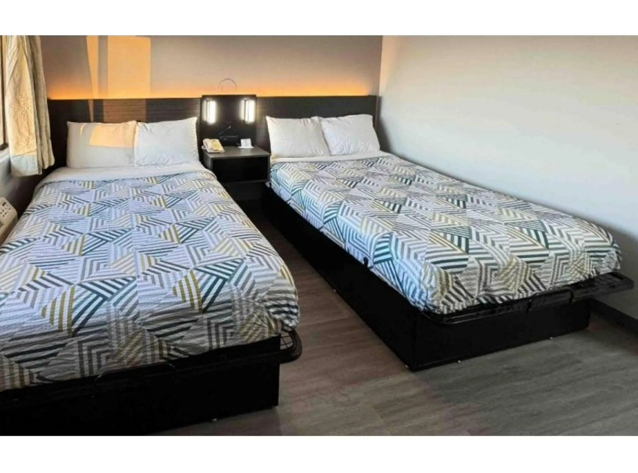 Bedroom, Bed in Motel 6-Janesville, WI