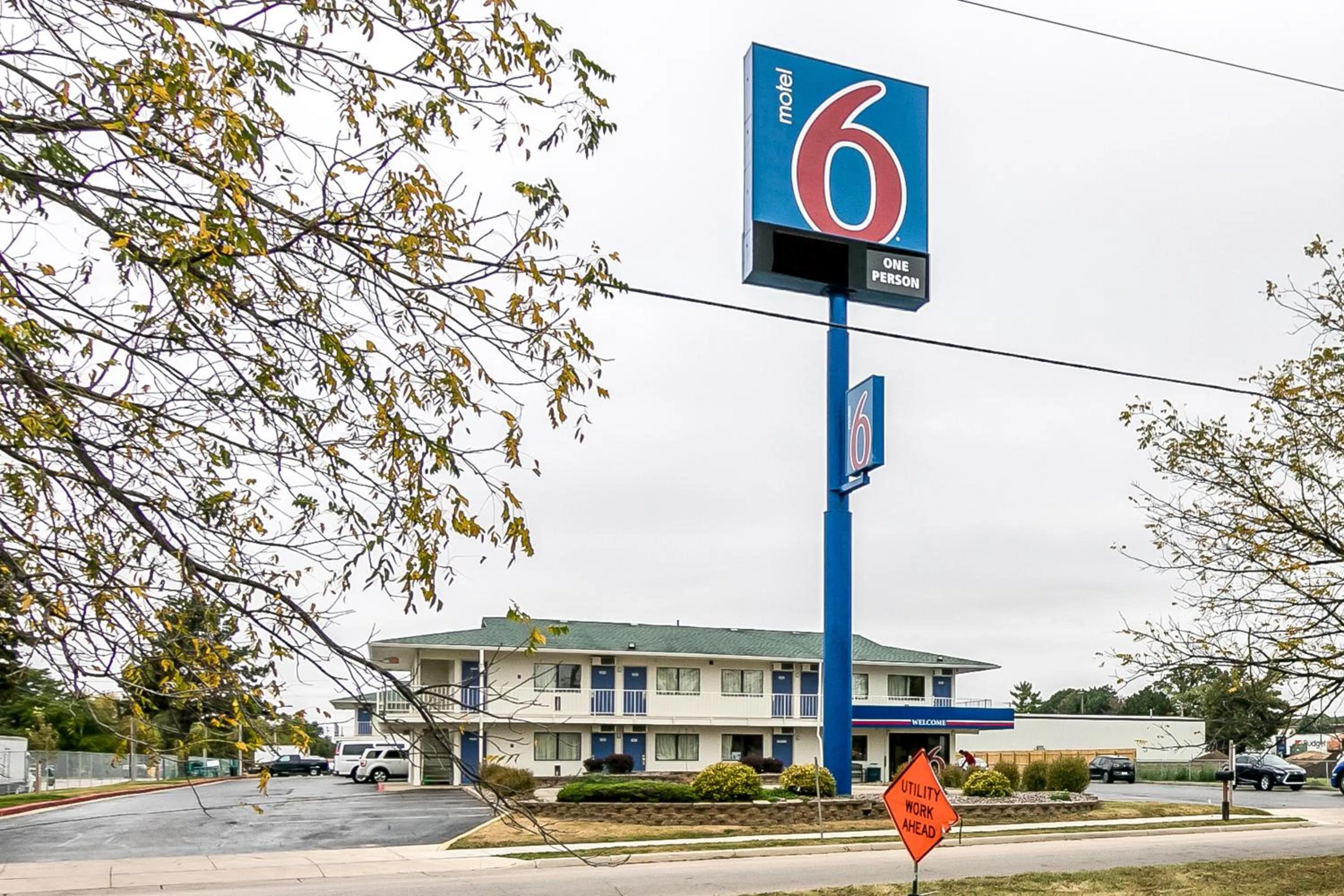 Facade/entrance in Motel 6-Janesville, WI