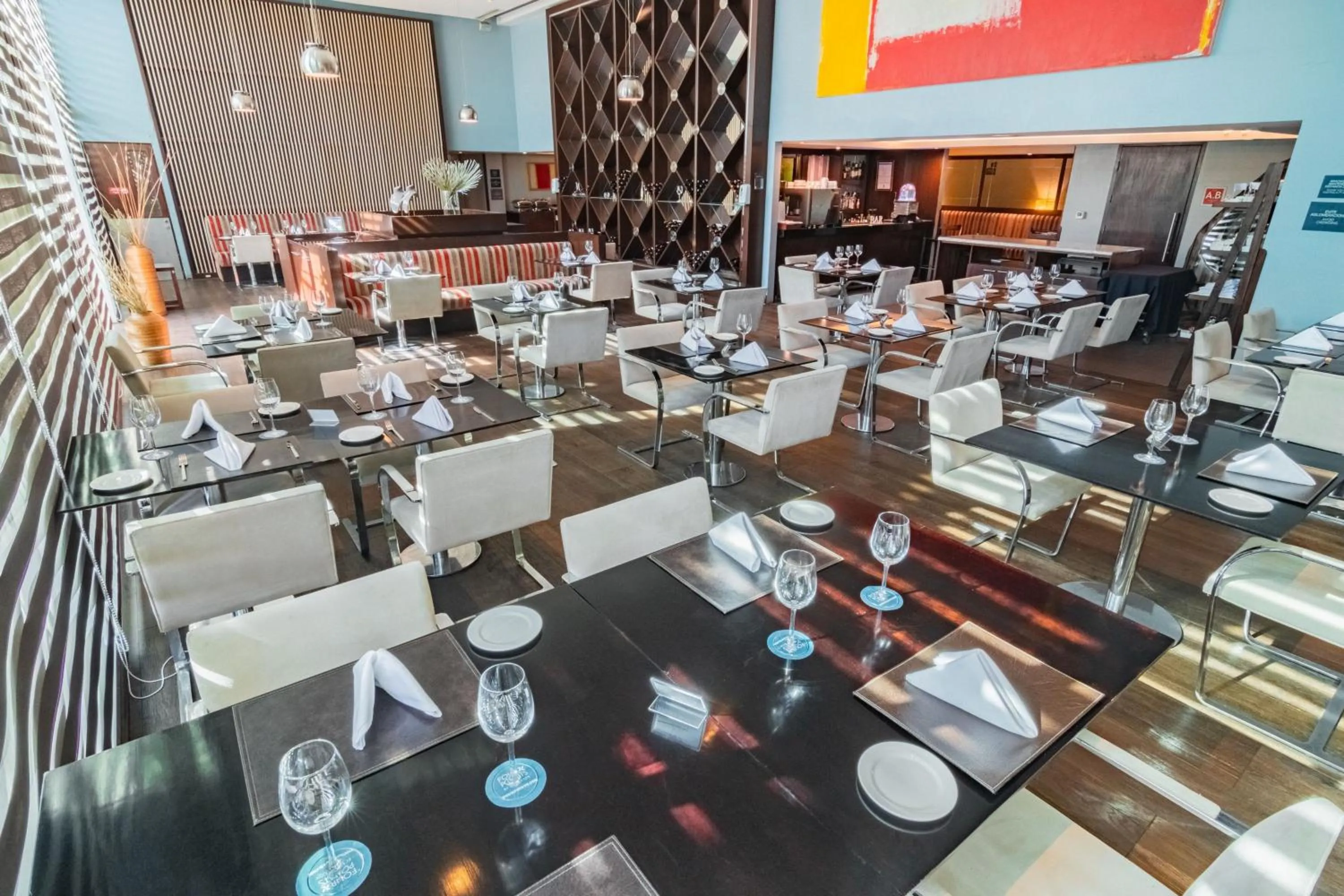 Restaurant/places to eat in Four Points By Sheraton Los Angeles