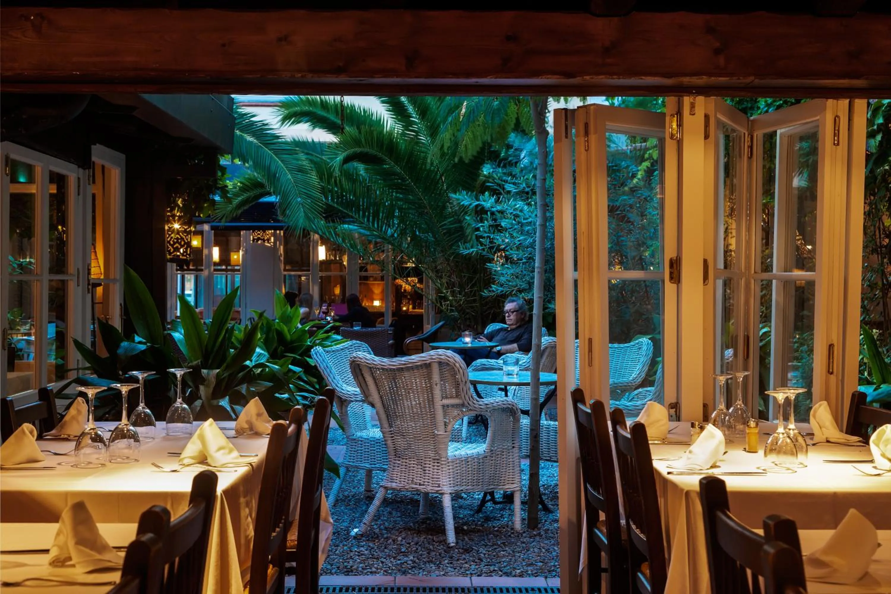 Restaurant/places to eat in Hotel Vostra Llar