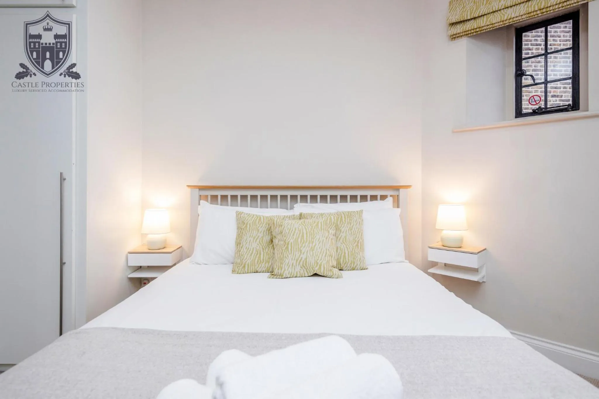 Bed in Castle Properties:Eton-The College