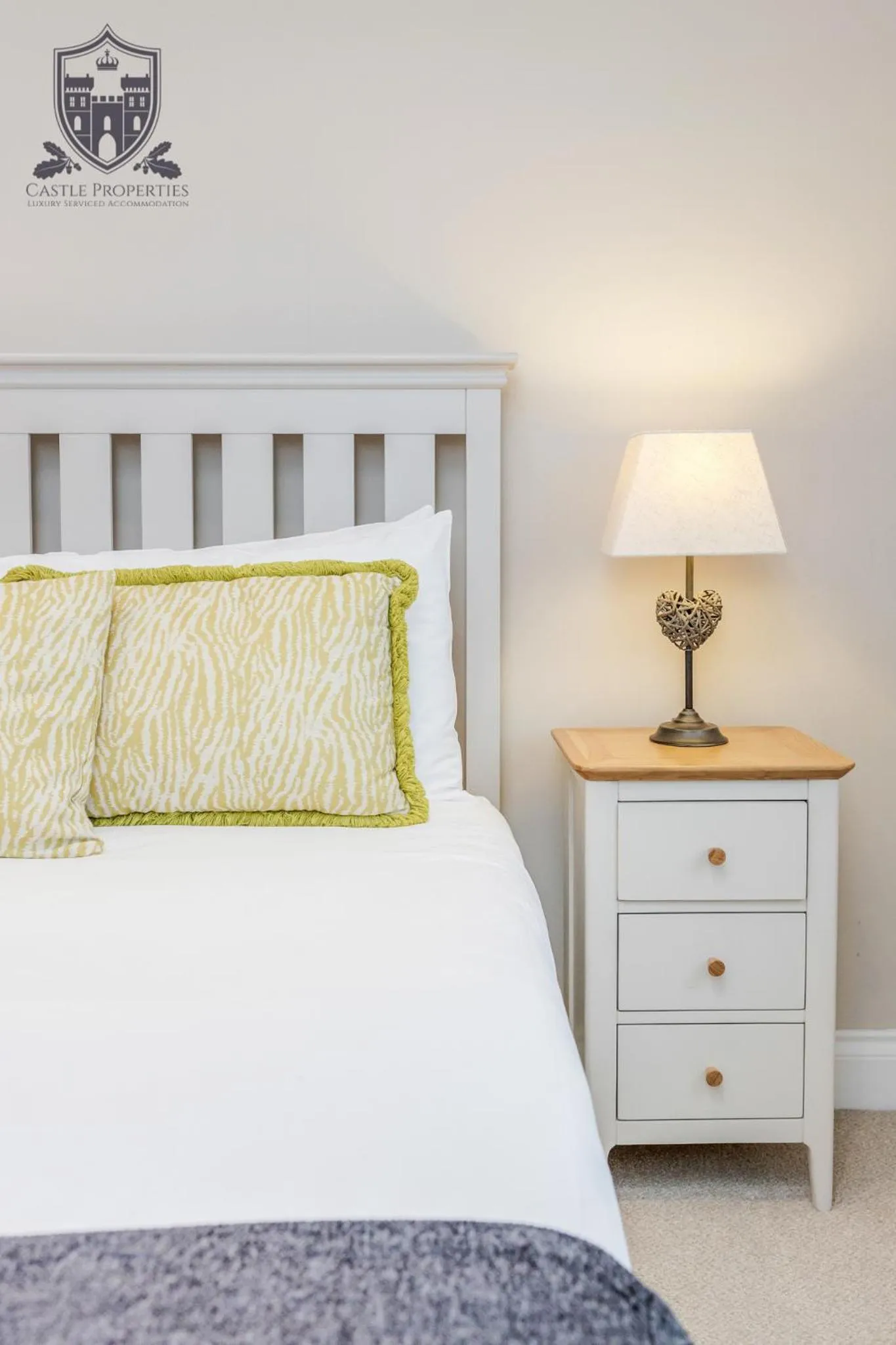 Bed in Castle Properties:Eton-The College