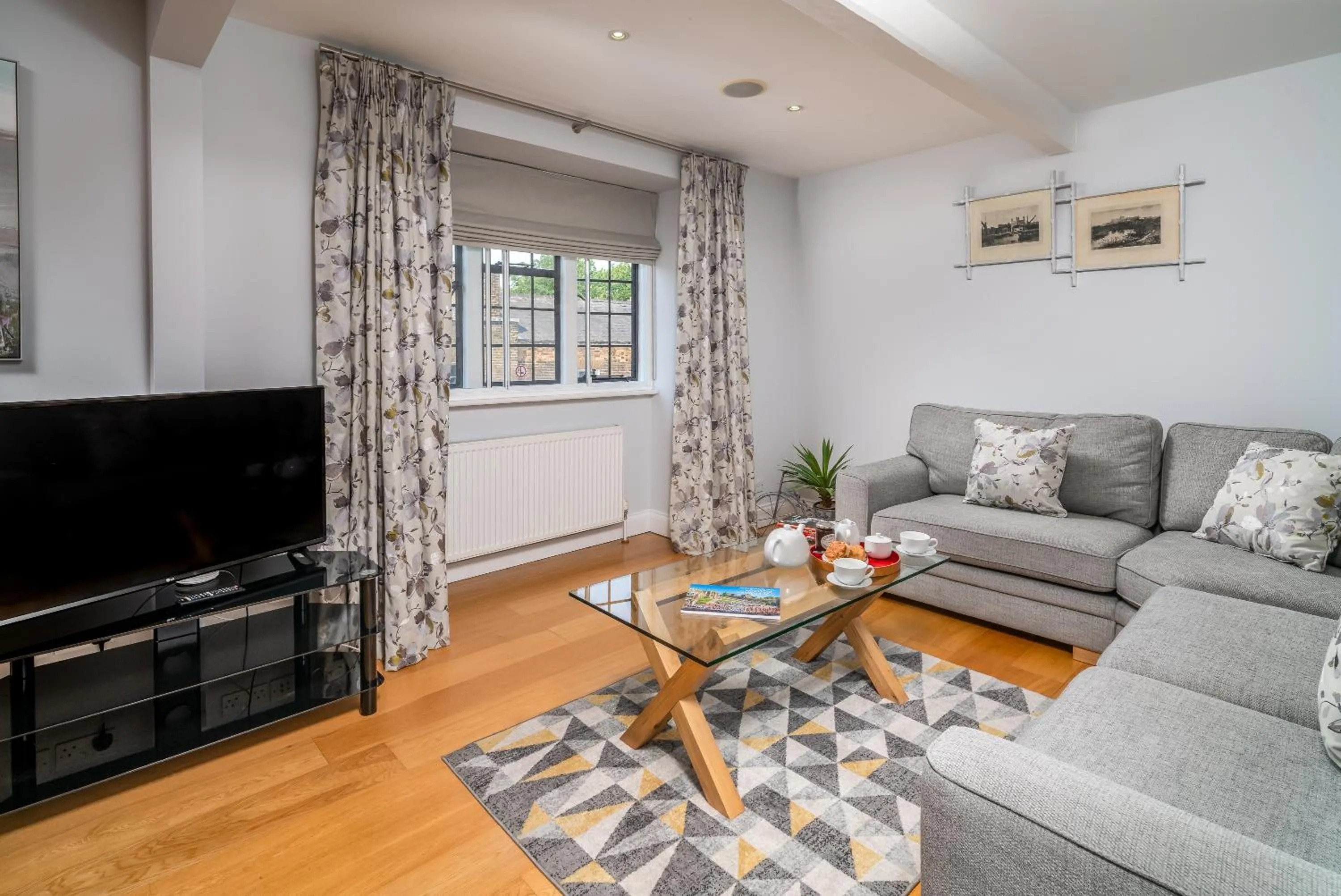 TV and multimedia in Castle Properties:Eton-The College