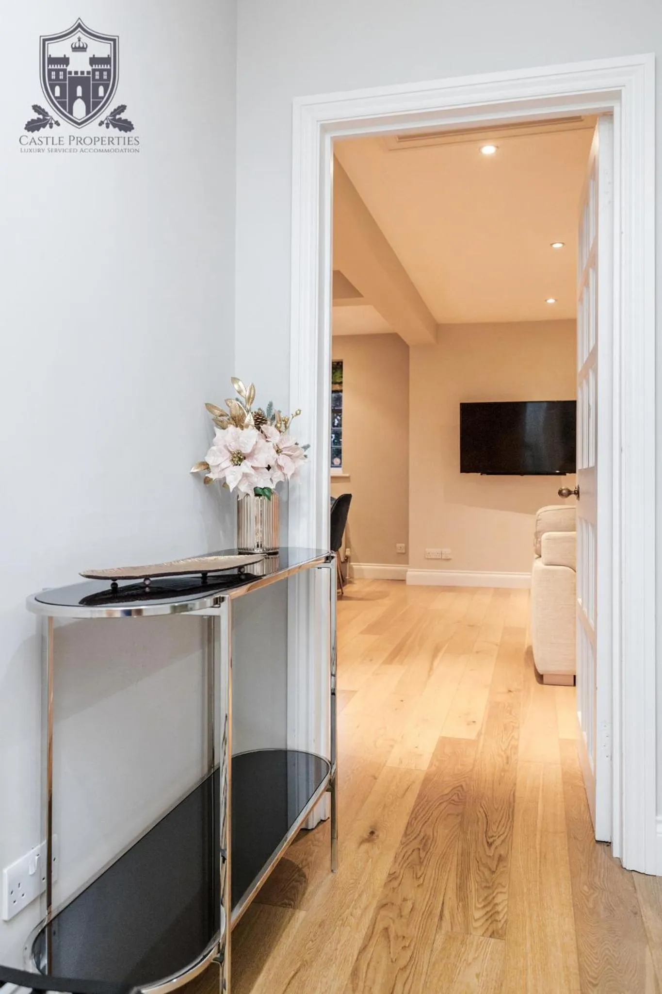 Facade/entrance in Castle Properties:Eton-The College