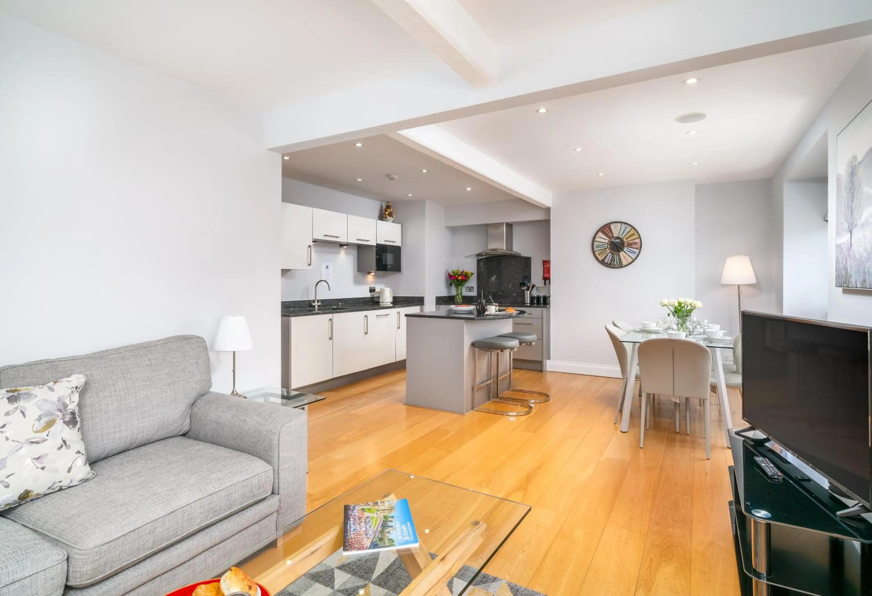 Library in Castle Properties:Eton-The College