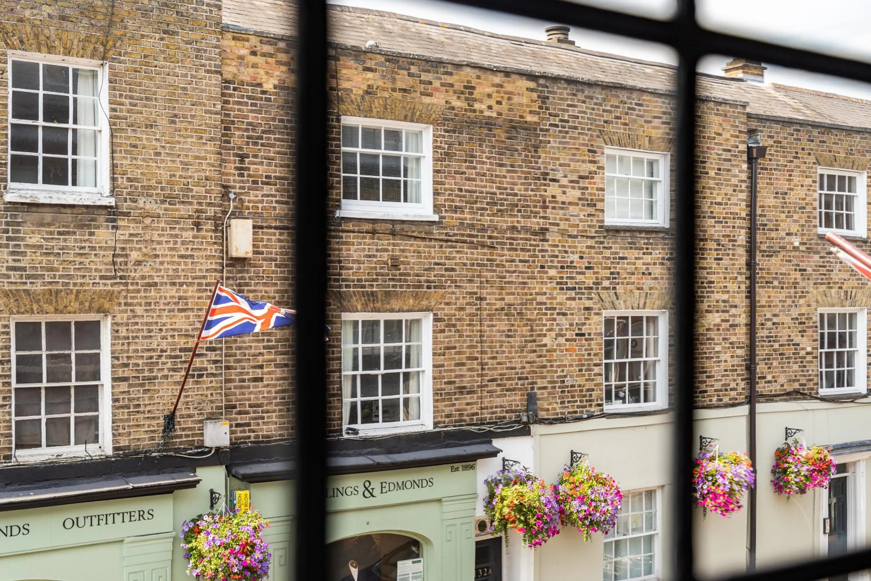 Neighbourhood in Castle Properties:Eton-The College