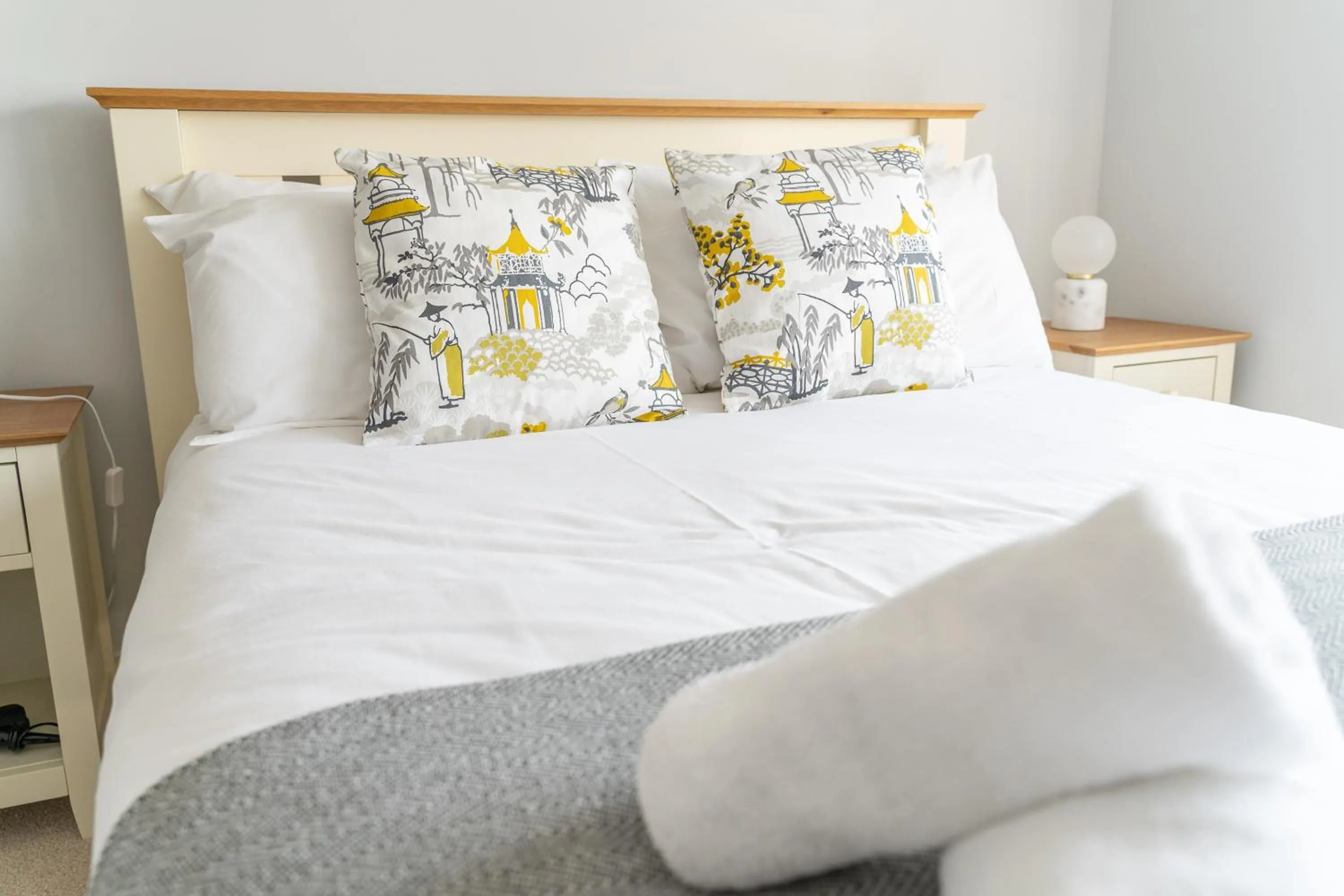 Bedroom, Bed in Castle Properties:Eton-The College