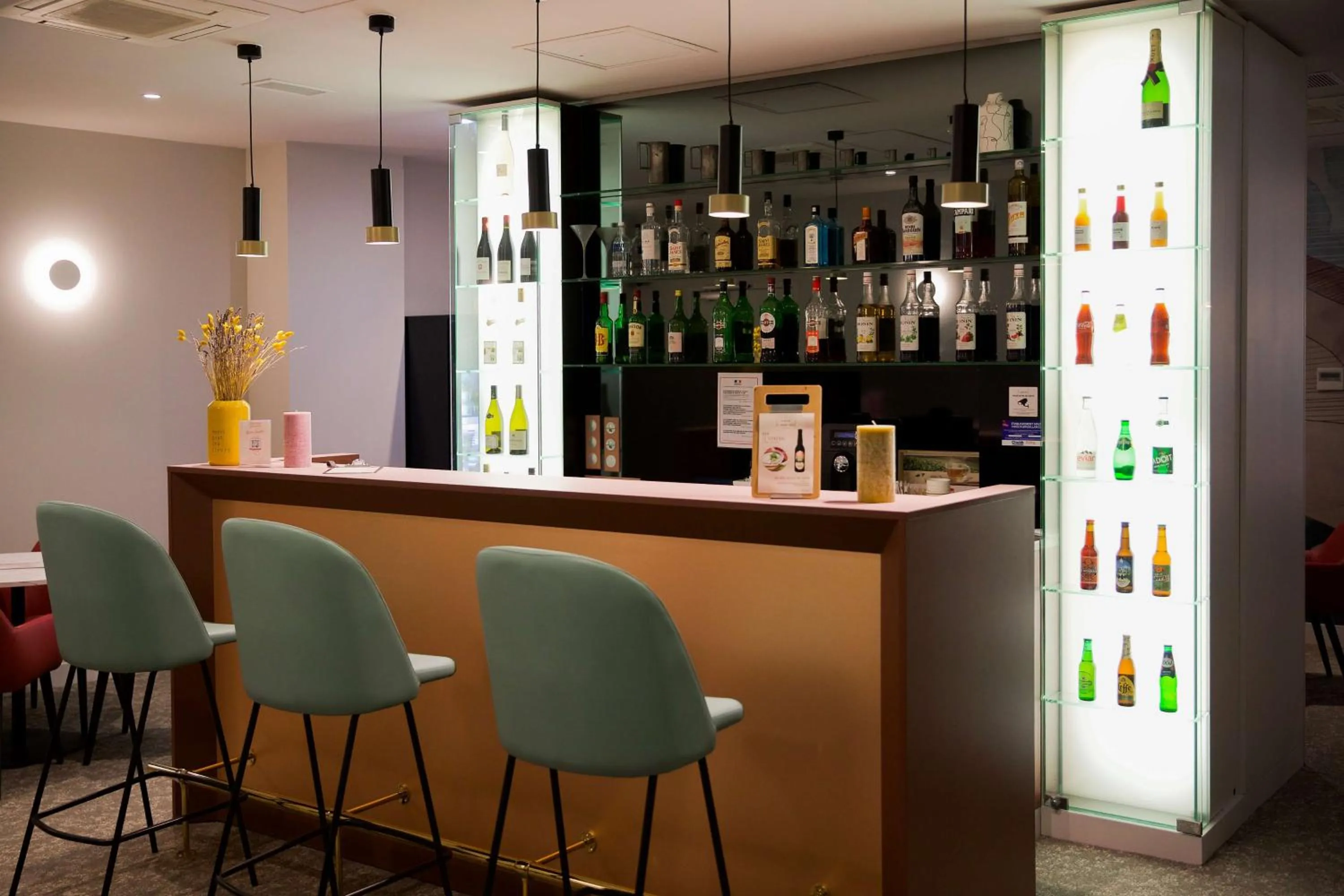Lounge or bar in Le Grand Hôtel Grenoble, BW Premier Collection by Best Western