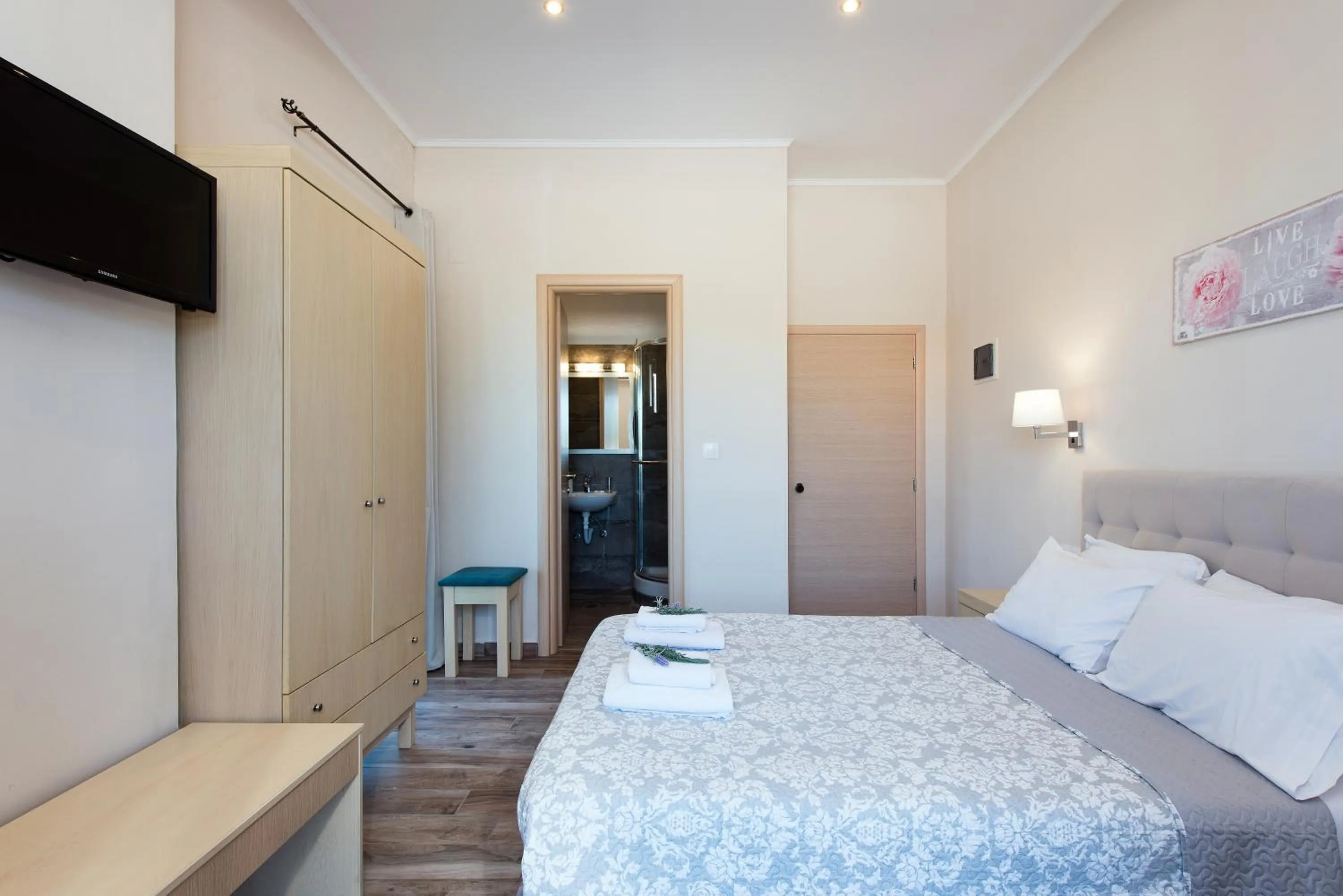 TV and multimedia, Bed in Anita